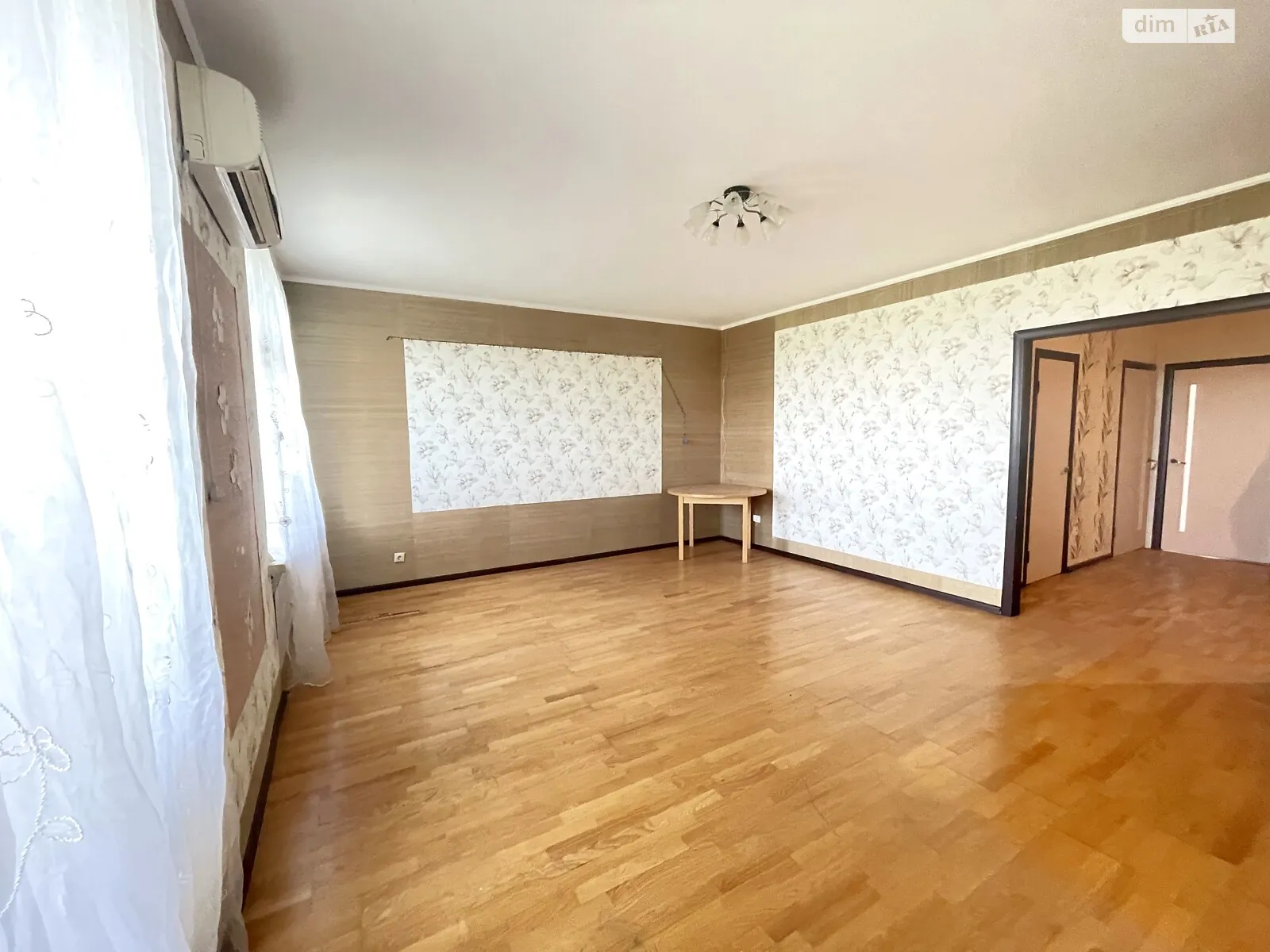 Продається 3-кімнатна квартира 100 кв. м у Дніпрі, вул. Богданова, 32К