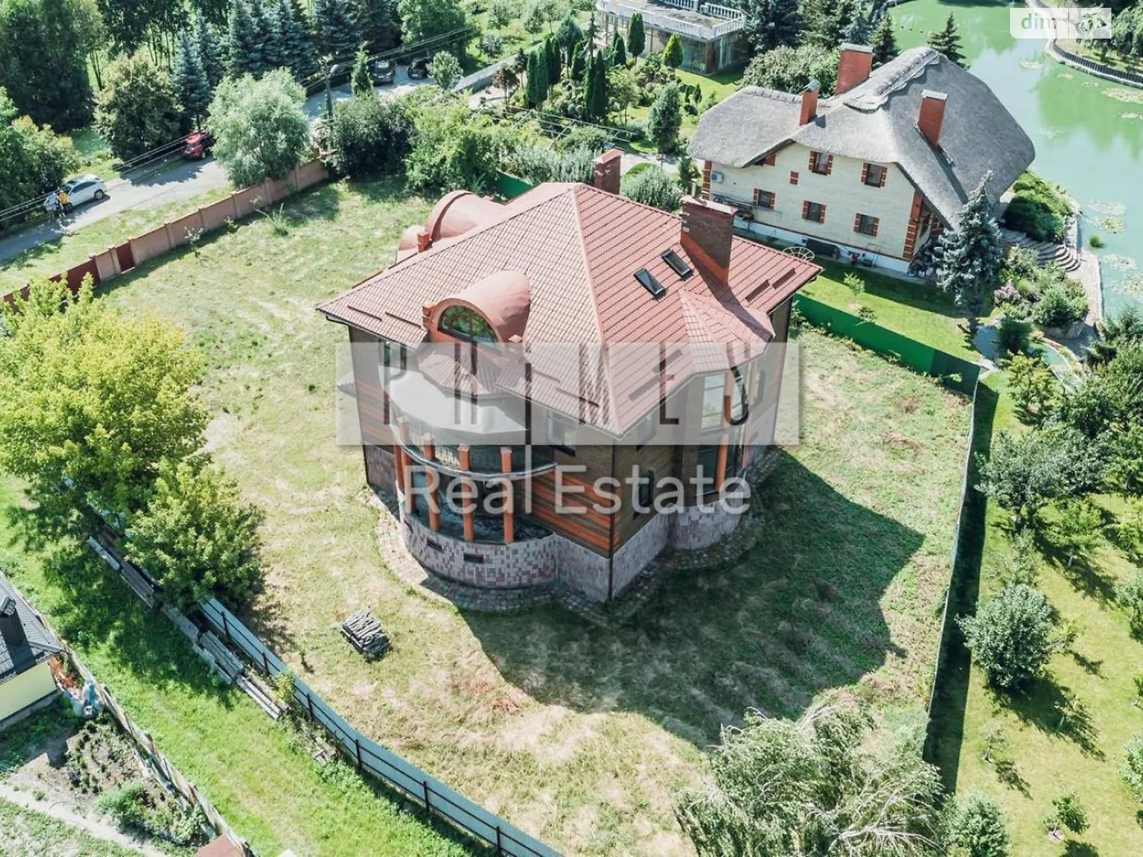 Продается дом на 3 этажа 800 кв. м с беседкой, цена: 360000 $ - фото 1