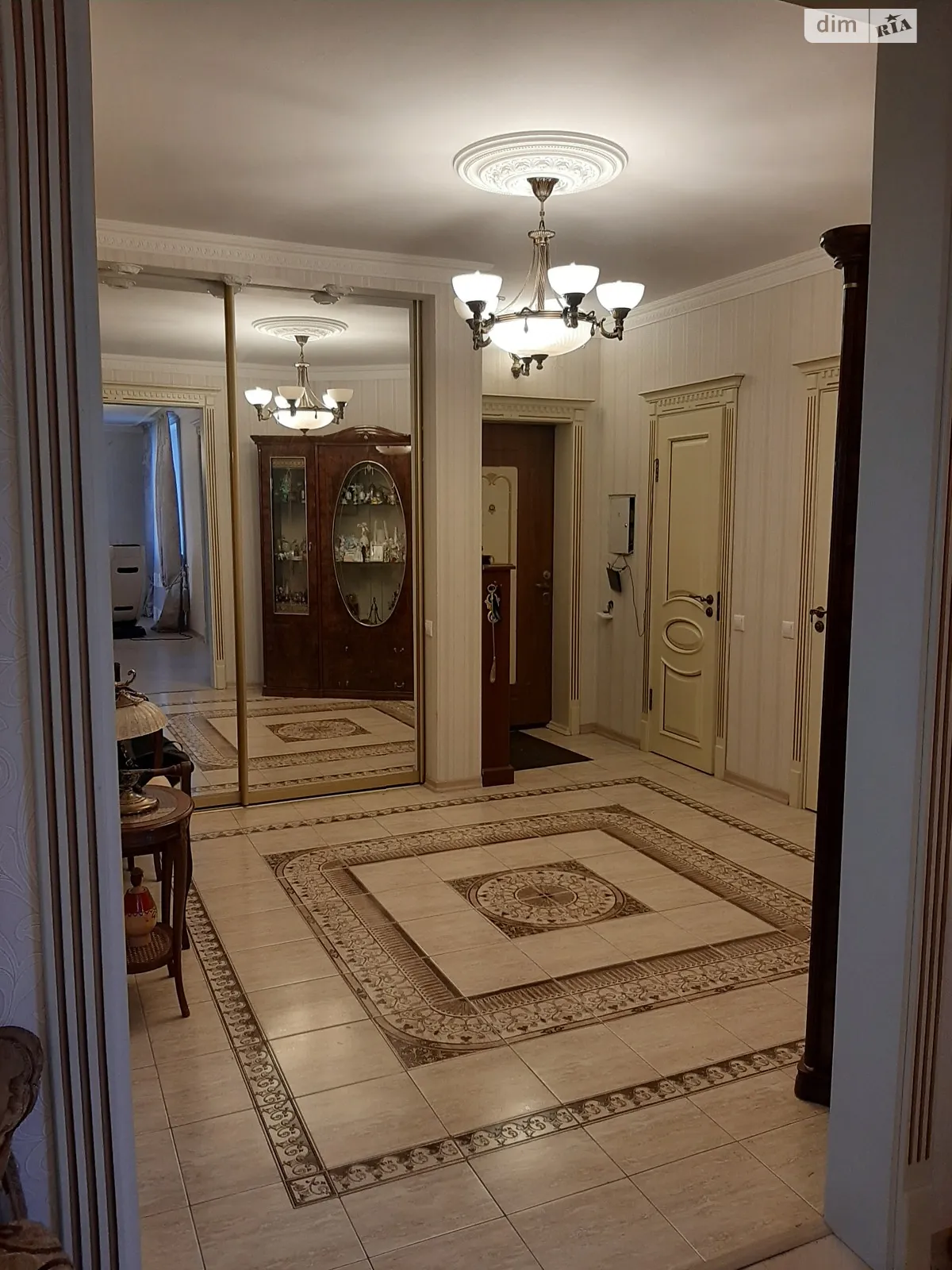 Продається 3-кімнатна квартира 100.2 кв. м у Києві, вул. Петра Калнишевського(Михайла Майорова), 7 - фото 1