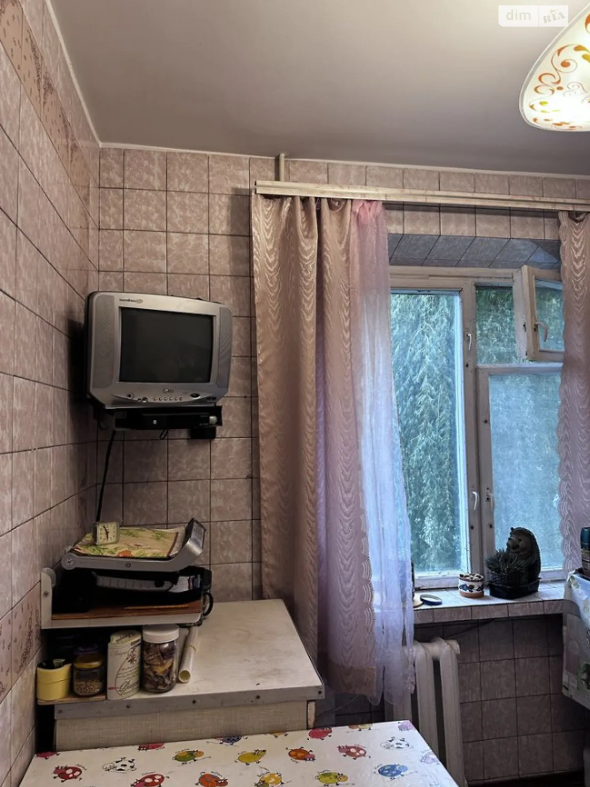 Продается 4-комнатная квартира 63 кв. м в Днепре, ул. Фабрично-Заводская