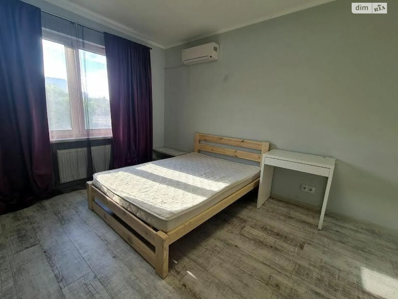 Продается 1-комнатная квартира 42 кв. м в Киеве, ул. Михаила Донца, 4А