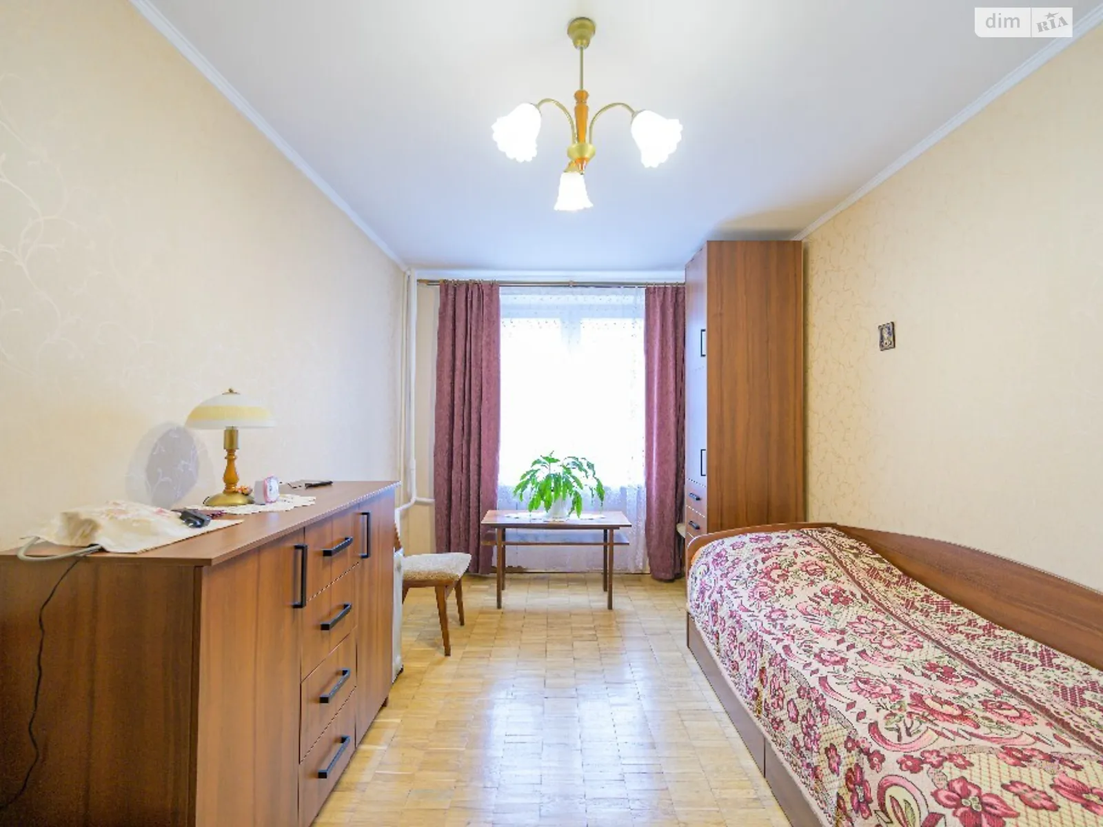 Продается 3-комнатная квартира 68 кв. м в Киеве, ул. Чернобыльская, 11А