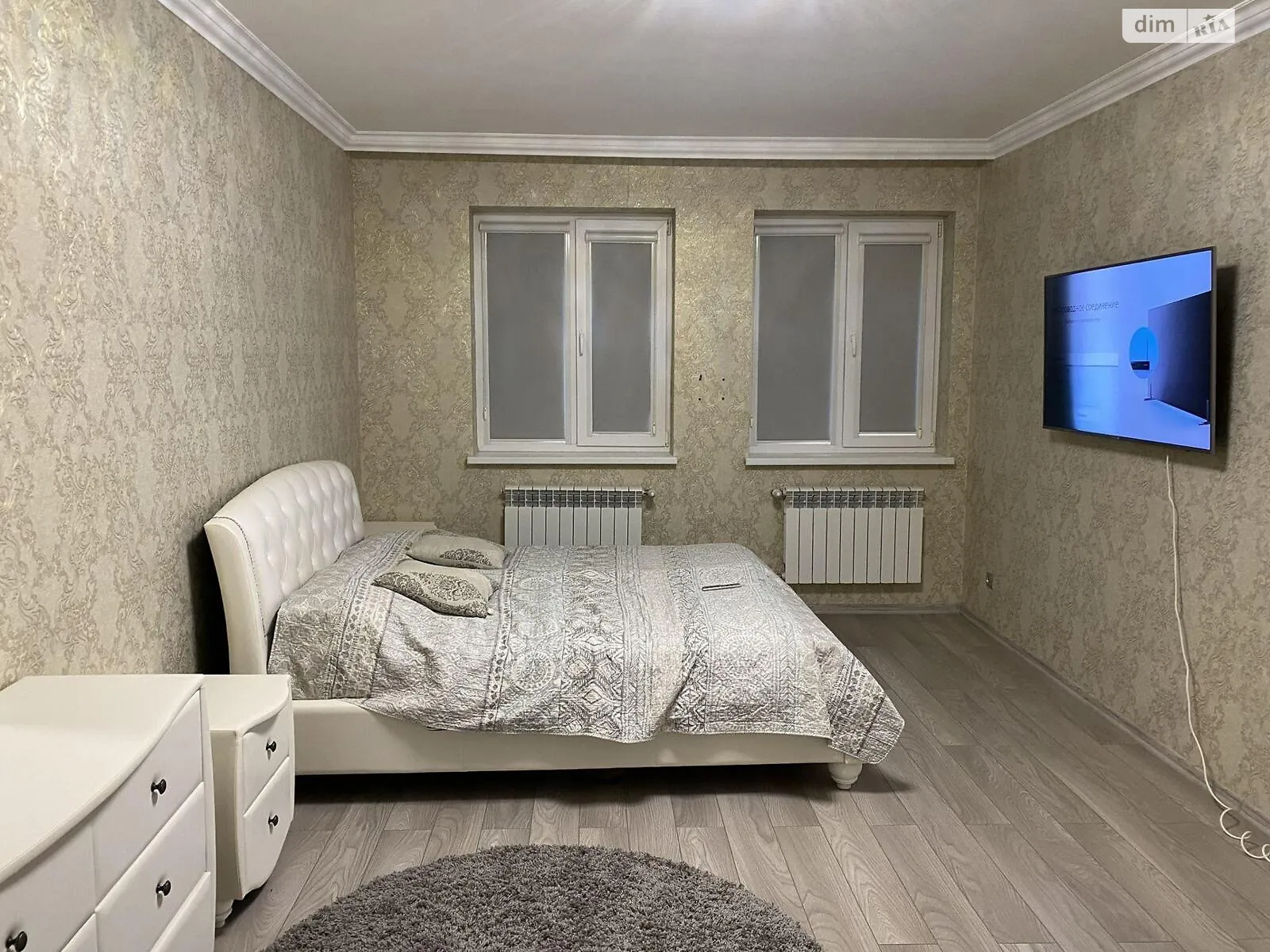 Продається 1-кімнатна квартира 54 кв. м у Ужгороді, цена: 75000 $