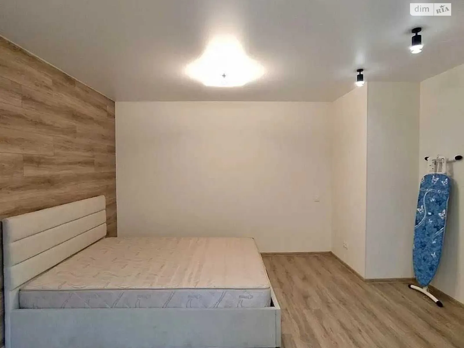 Продается 1-комнатная квартира 37 кв. м в Богуславе - фото 3