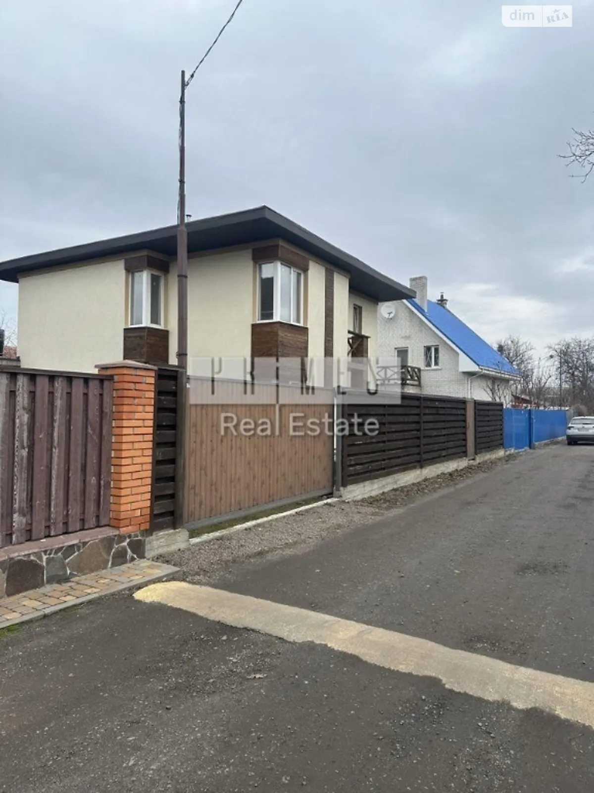 Продается дом на 2 этажа 182 кв. м с бассейном, цена: 155000 $ - фото 1