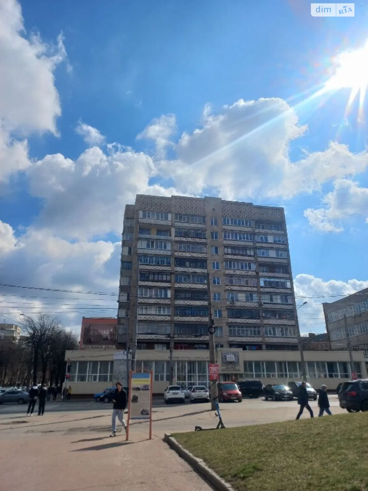 Продається 3-кімнатна квартира 64 кв. м у Хмельницькому, Свободи майд. - фото 1