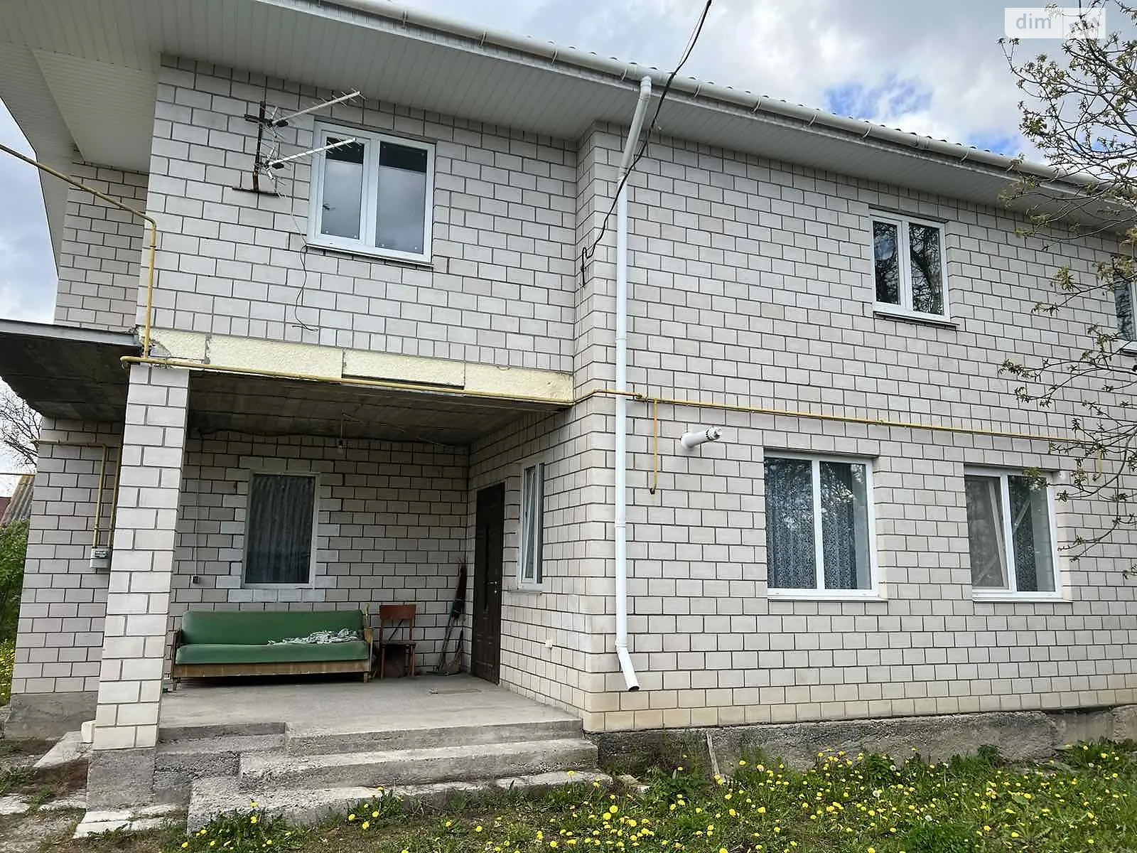 Продается дом на 2 этажа 170 кв. м с гаражом, цена: 72000 $ - фото 1