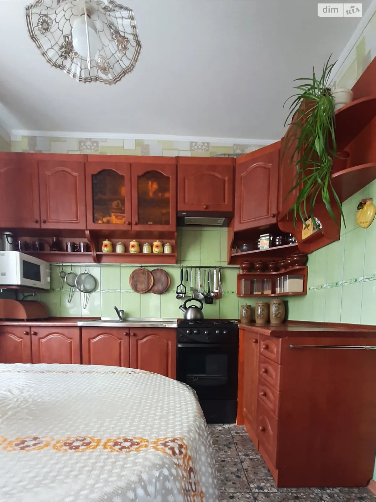 Продается 4-комнатная квартира 87 кв. м в Кривом Роге, цена: 24000 $