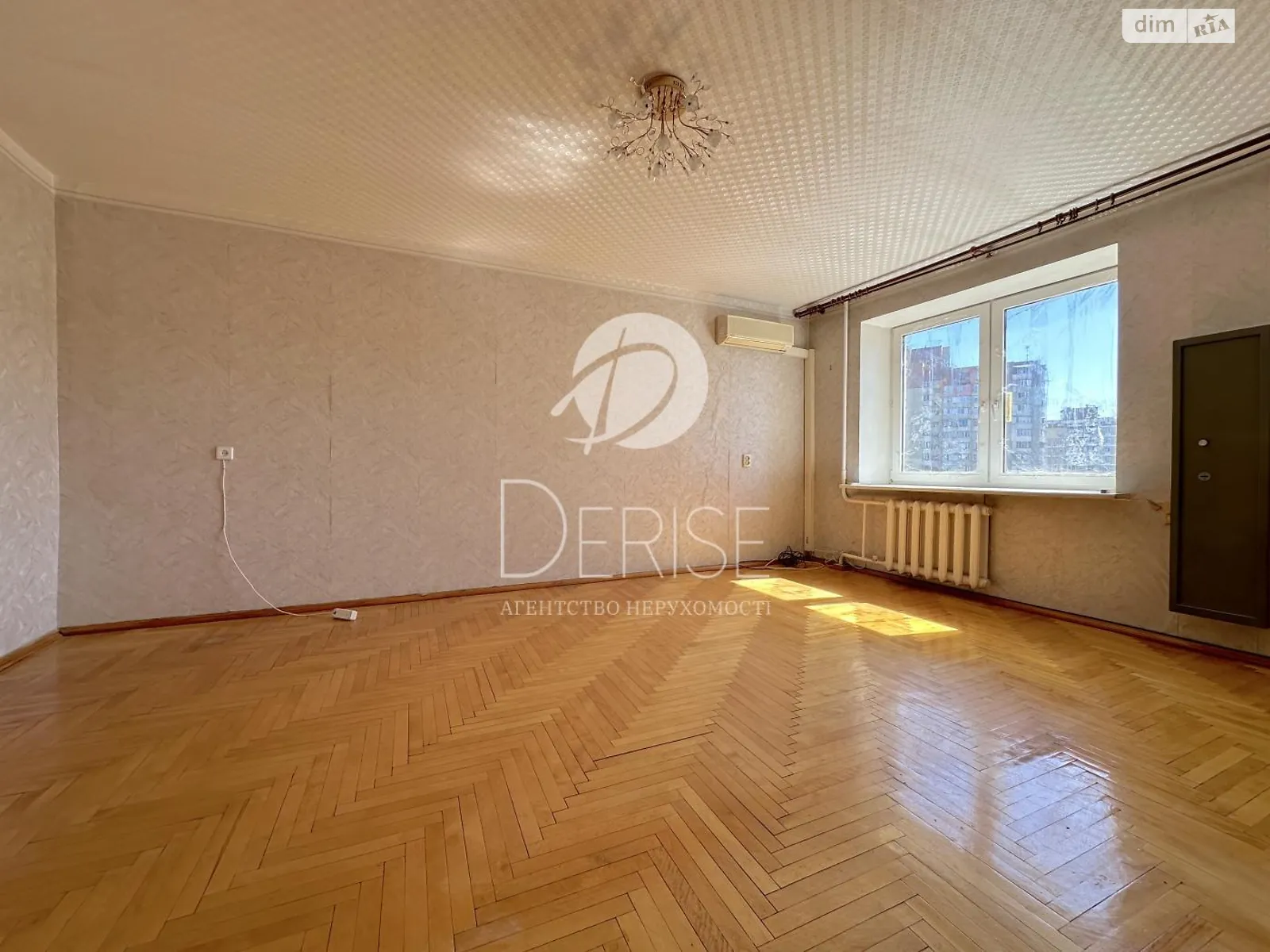 Продается 1-комнатная квартира 42 кв. м в Киеве, ул. Анны Ахматовой, 5 - фото 1