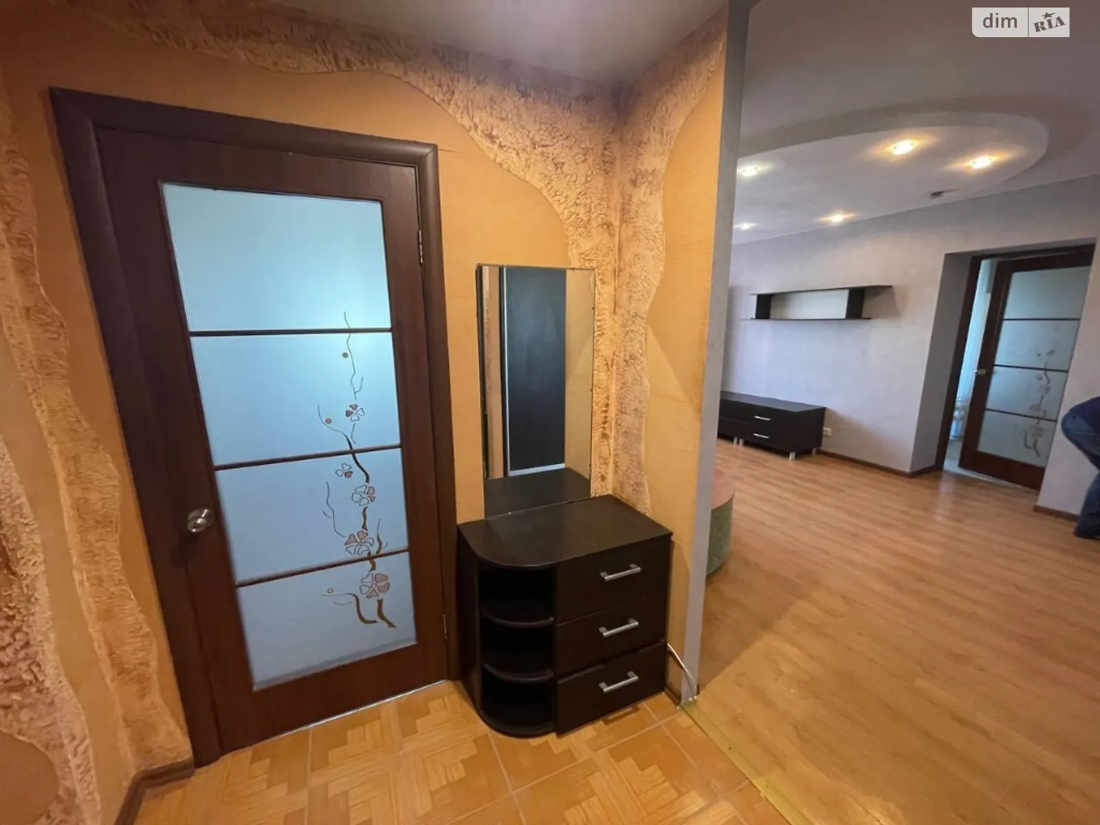 Продається 3-кімнатна квартира 53 кв. м у Дніпрі, цена: 43000 $