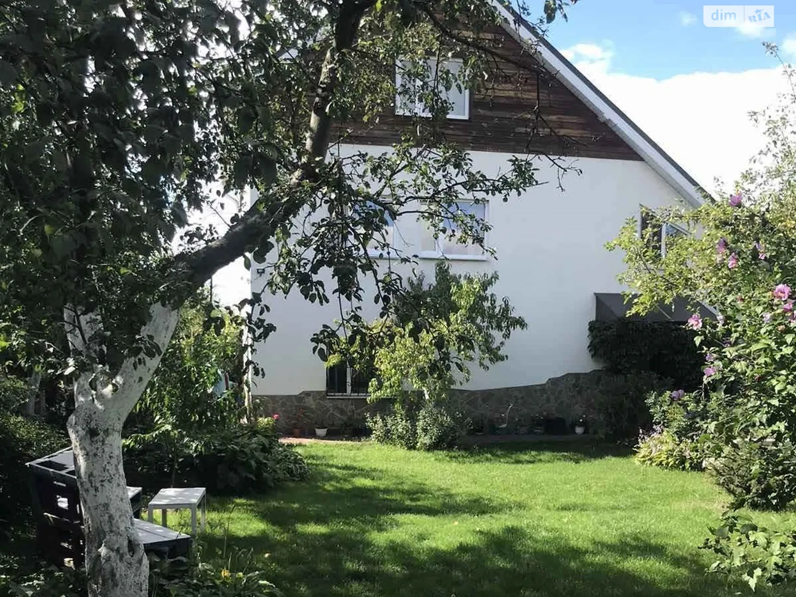 Сдается в аренду дом на 3 этажа 250 кв. м с садом, цена: 1100 $ - фото 1