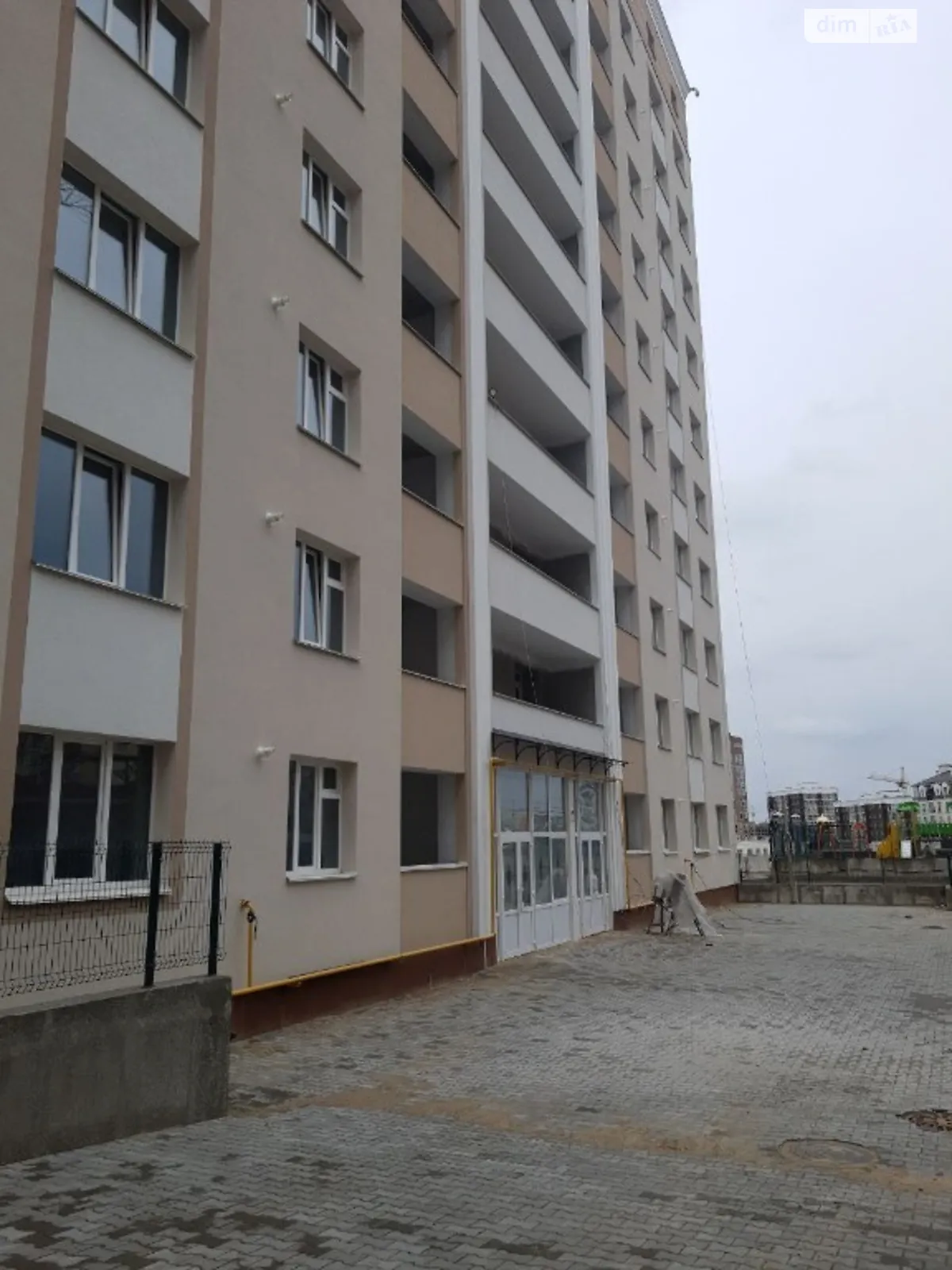 Продается 2-комнатная квартира 67 кв. м в Хмельницком, ул. Кармелюка, 3А