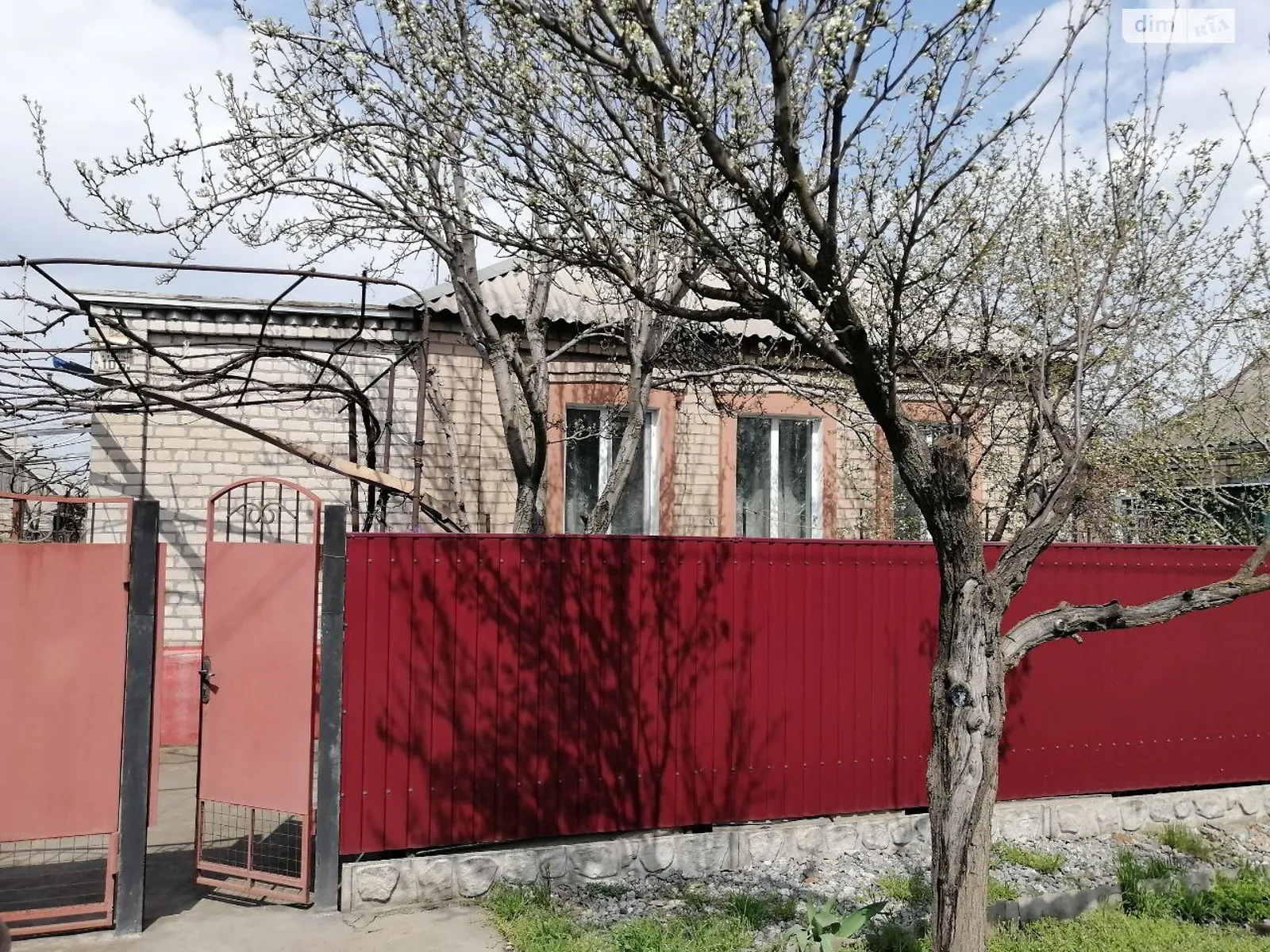 Продається одноповерховий будинок 90 кв. м з каміном, цена: 22000 $