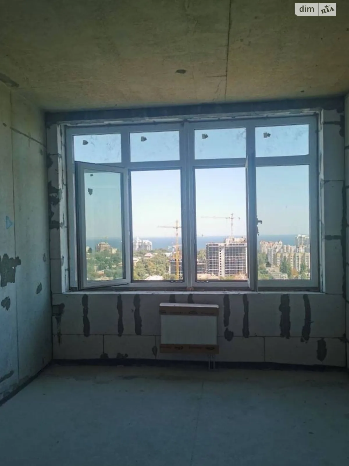 Продається 3-кімнатна квартира 103 кв. м у Одесі, просп. Гагаріна, 19 корпус 2