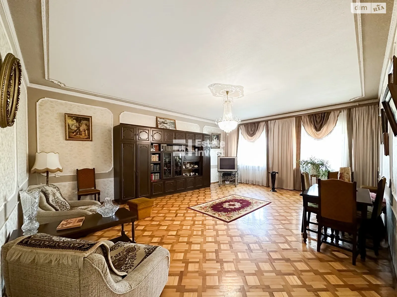 Продается дом на 2 этажа 369 кв. м с балконом, цена: 155000 $ - фото 1