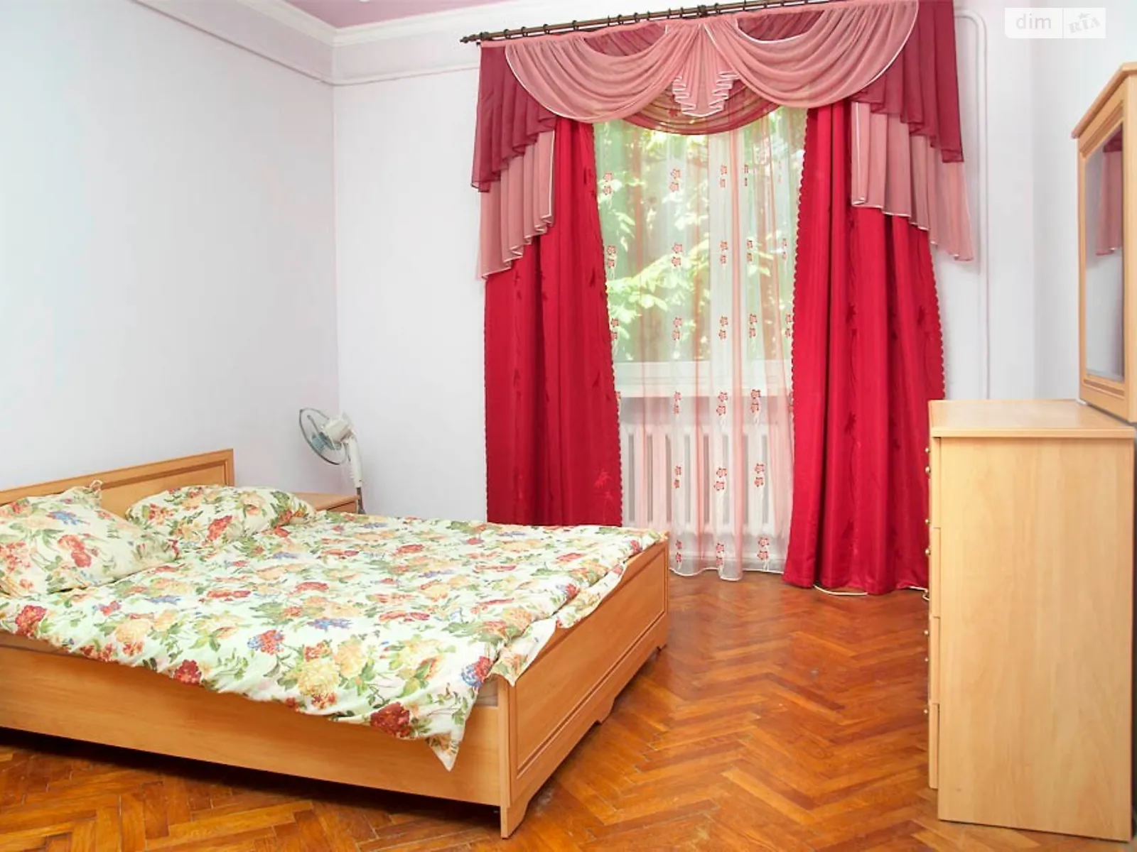 Сдается в аренду 2-комнатная квартира 64 кв. м в Львове, ул. Антоновича Владимира