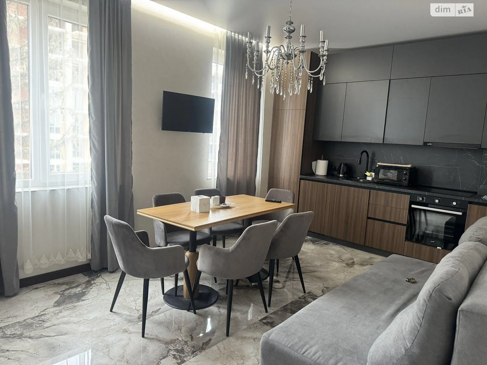 Продається 1-кімнатна квартира 47 кв. м у Ужгороді, цена: 84600 $