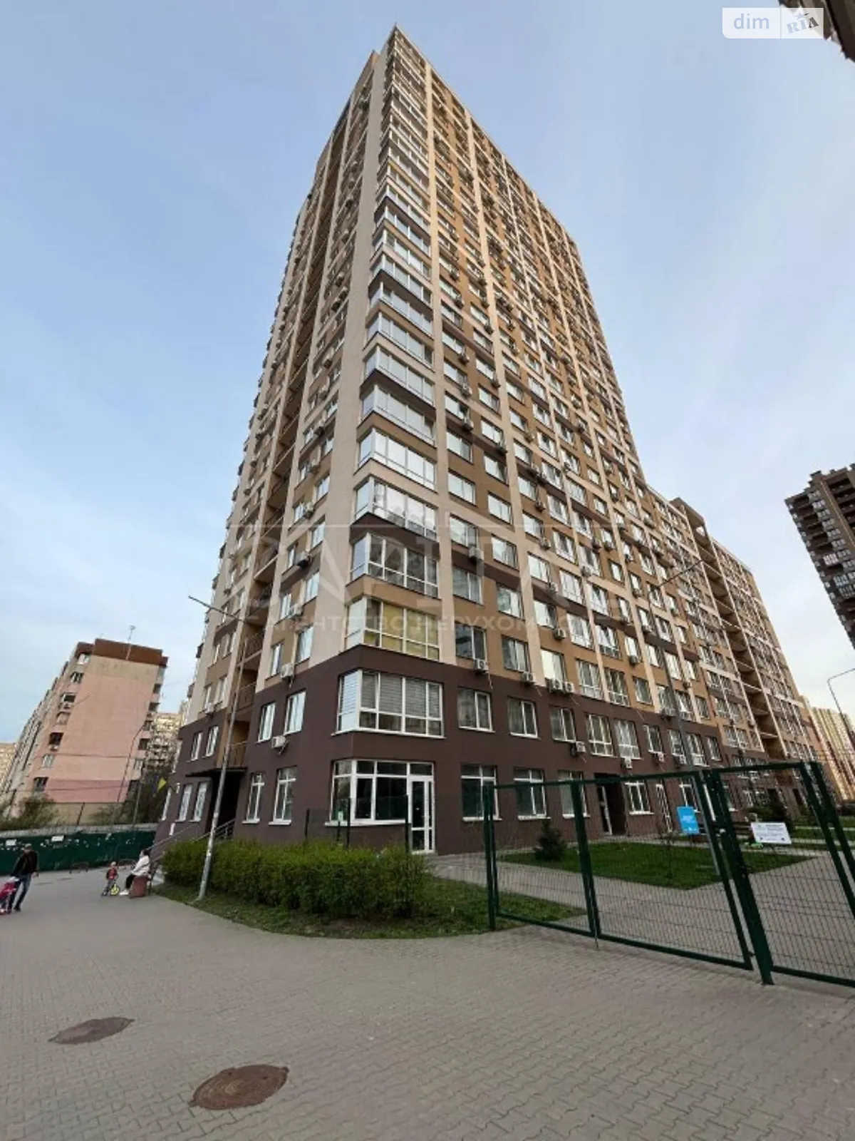 Продается объект сферы услуг 108 кв. м в 10-этажном здании, цена: 230000 $ - фото 1