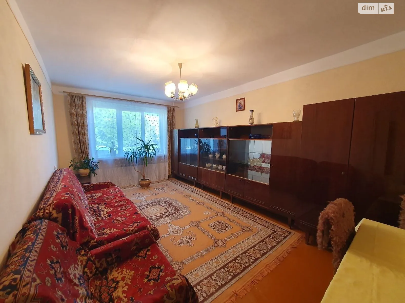 Сдается в аренду 3-комнатная квартира 72 кв. м в Черновцах, цена: 280 $