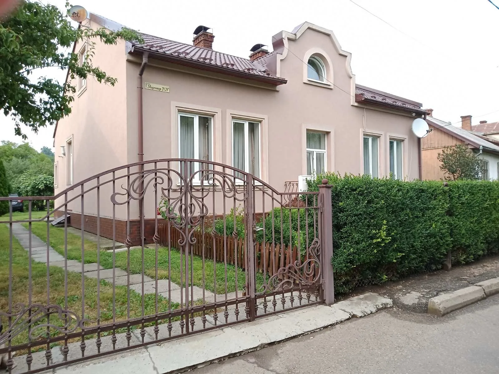 Продается дом на 2 этажа 119 кв. м с бассейном, цена: 79000 $ - фото 1