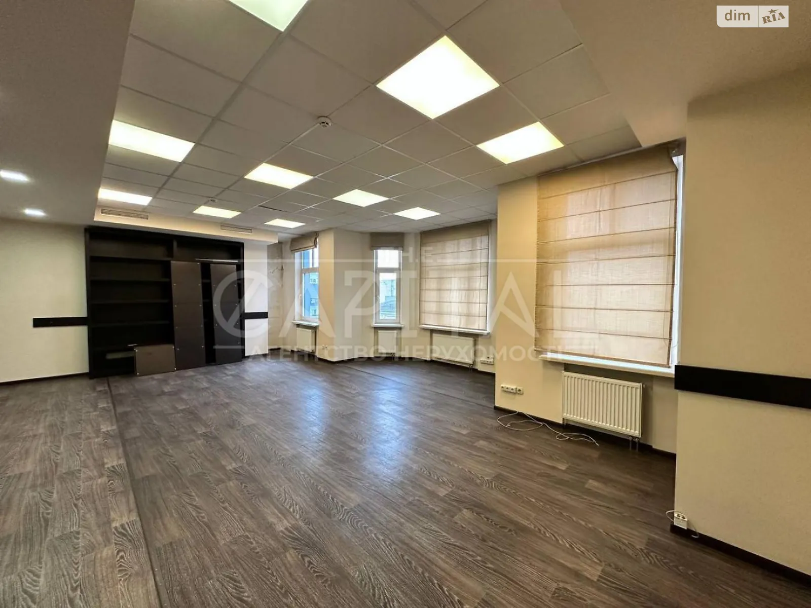 Сдается в аренду офис 323 кв. м в бизнес-центре, цена: 3230 $ - фото 1