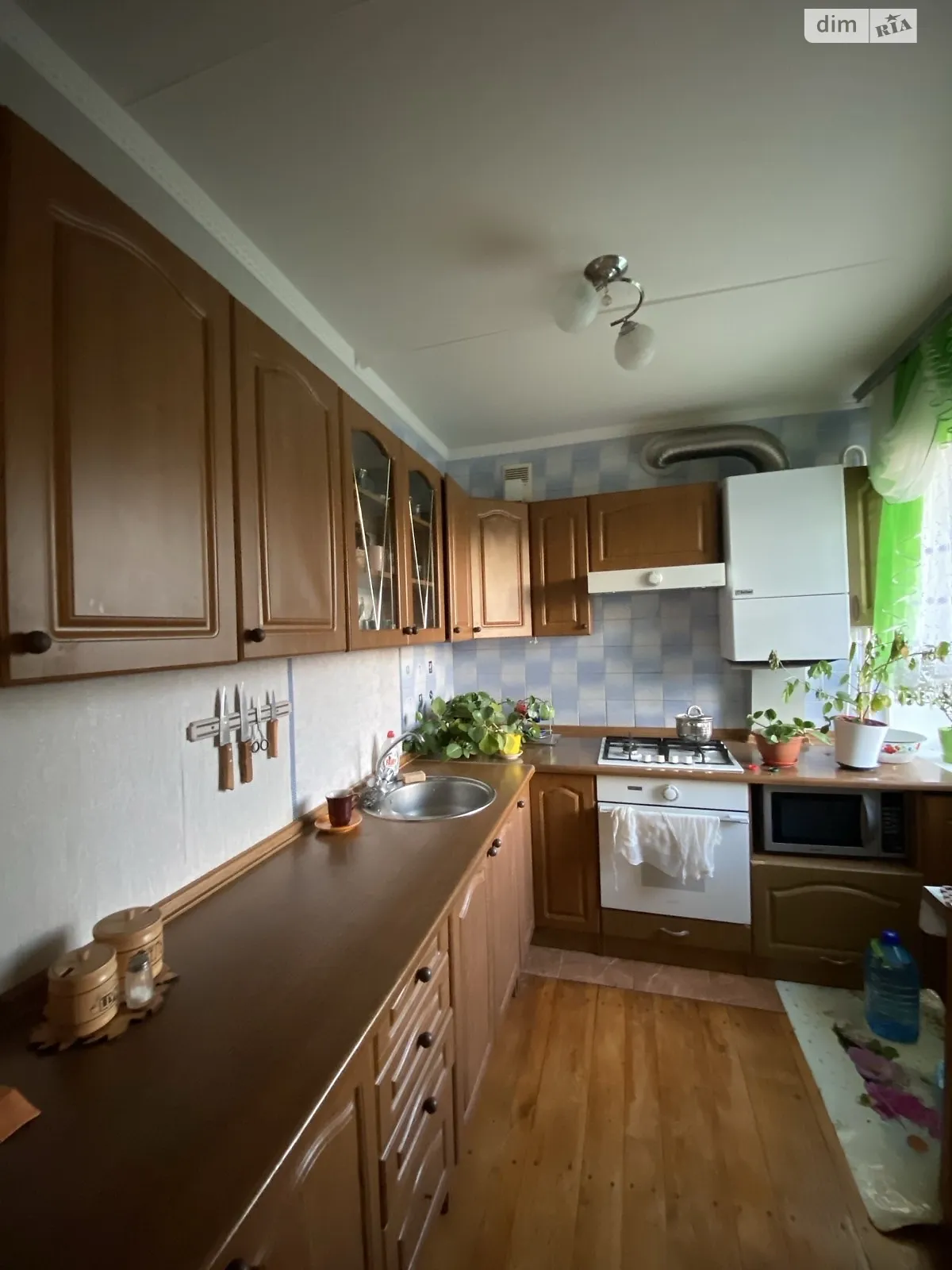 Продается 3-комнатная квартира 77 кв. м в Немирове, ул. Лицейная(50 лет ВЛКСМ)
