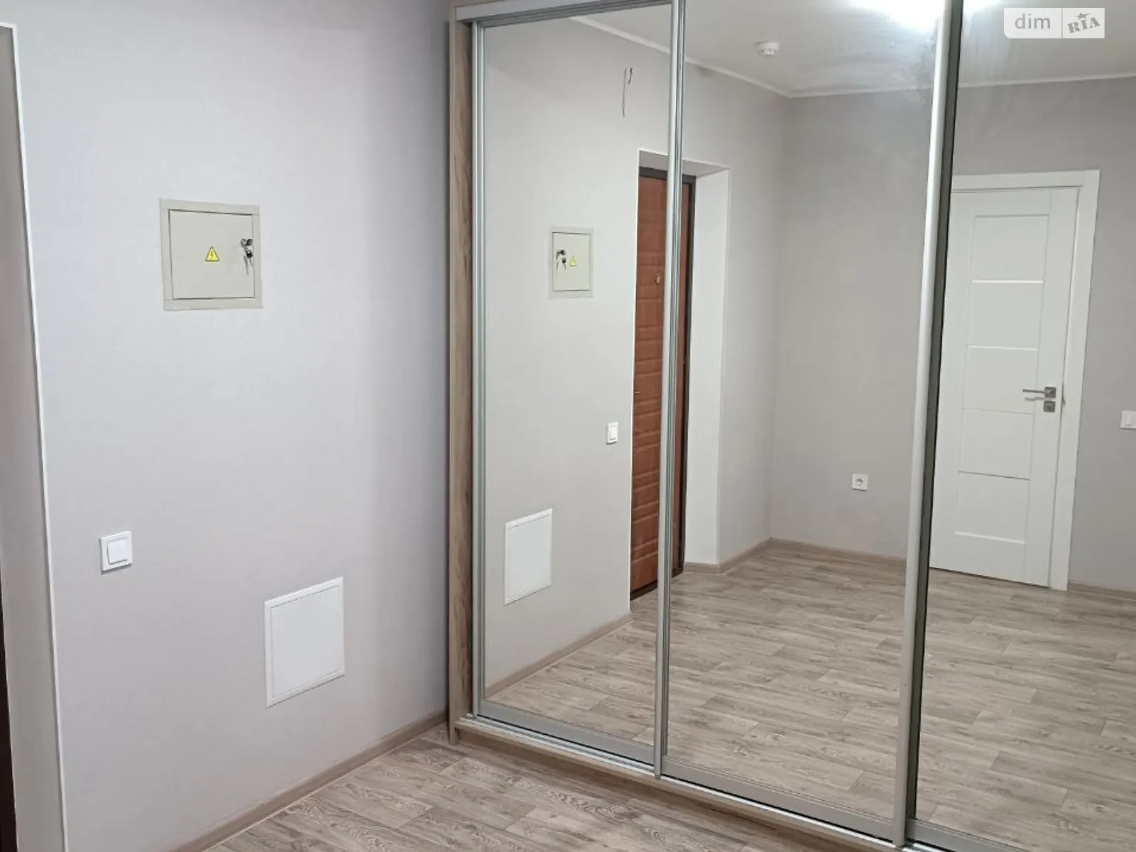 Продается 1-комнатная квартира 43 кв. м в Броварах, ул. Симоненко, 105 - фото 1