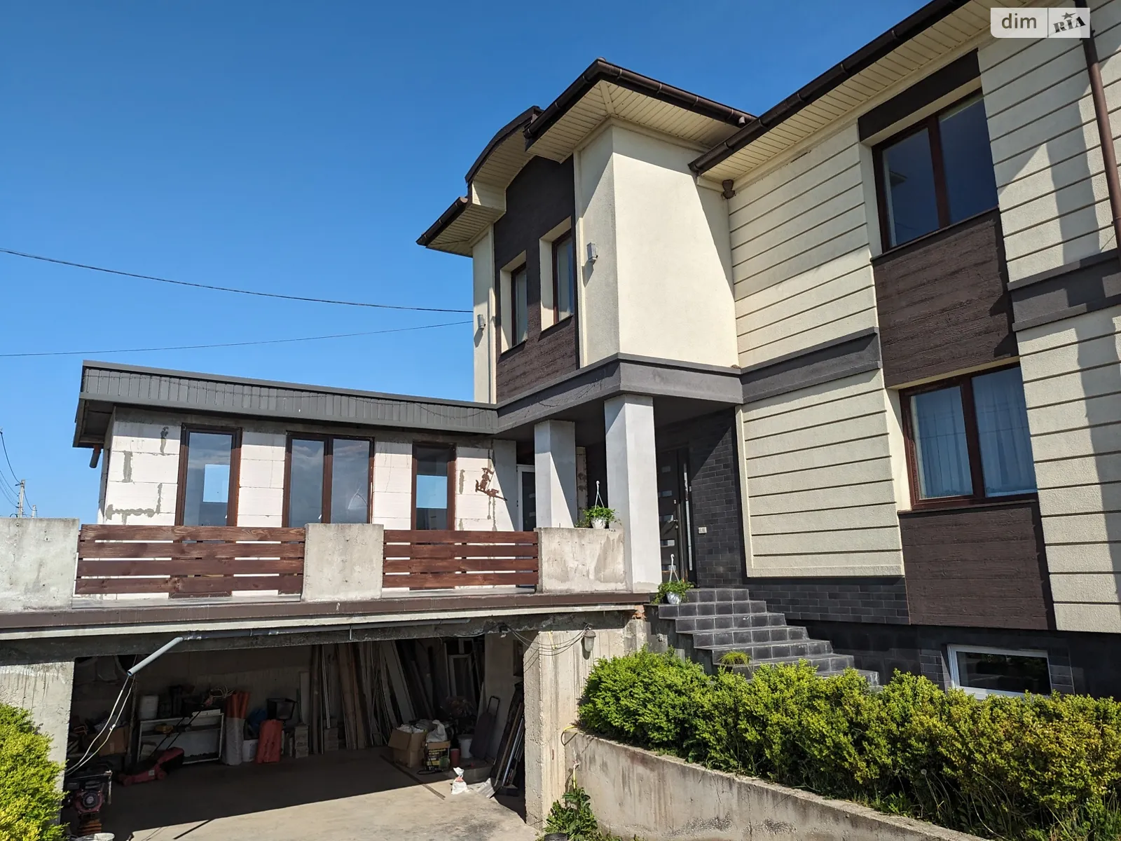 Продается дом на 2 этажа 330 кв. м с балконом, цена: 240000 $