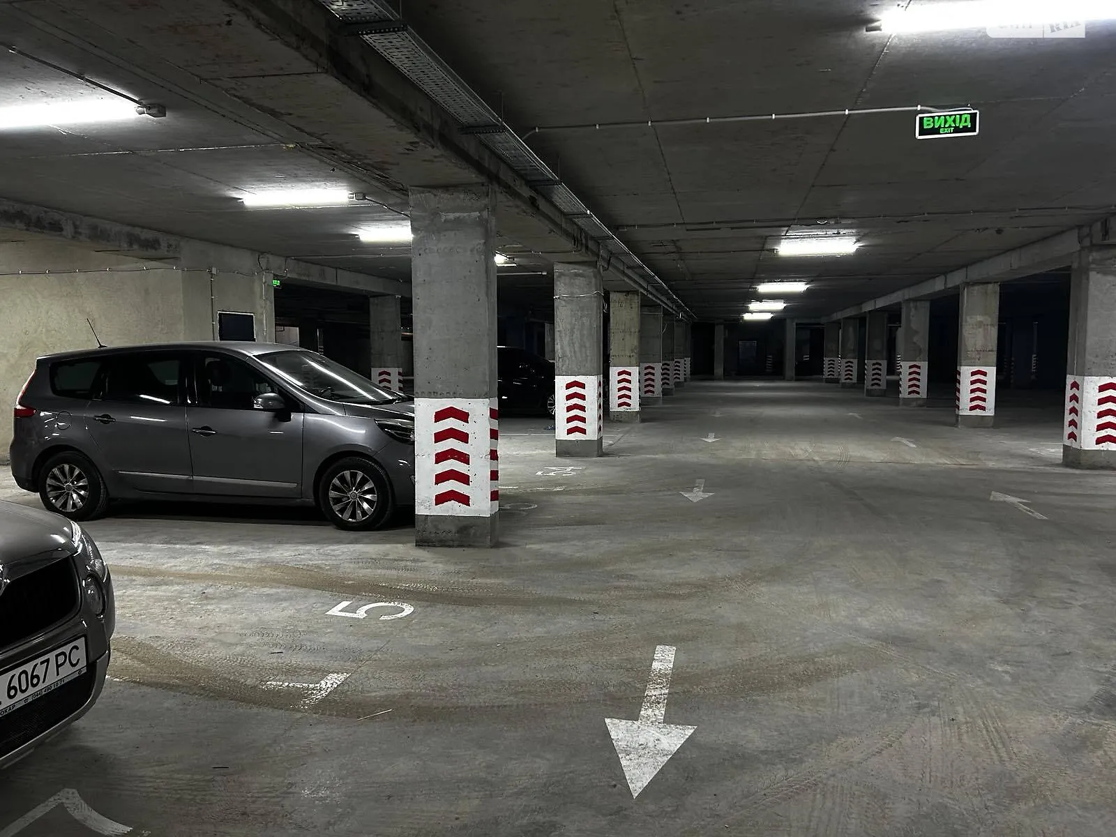 Продается подземный паркинг под легковое авто на 14 кв. м - фото 2