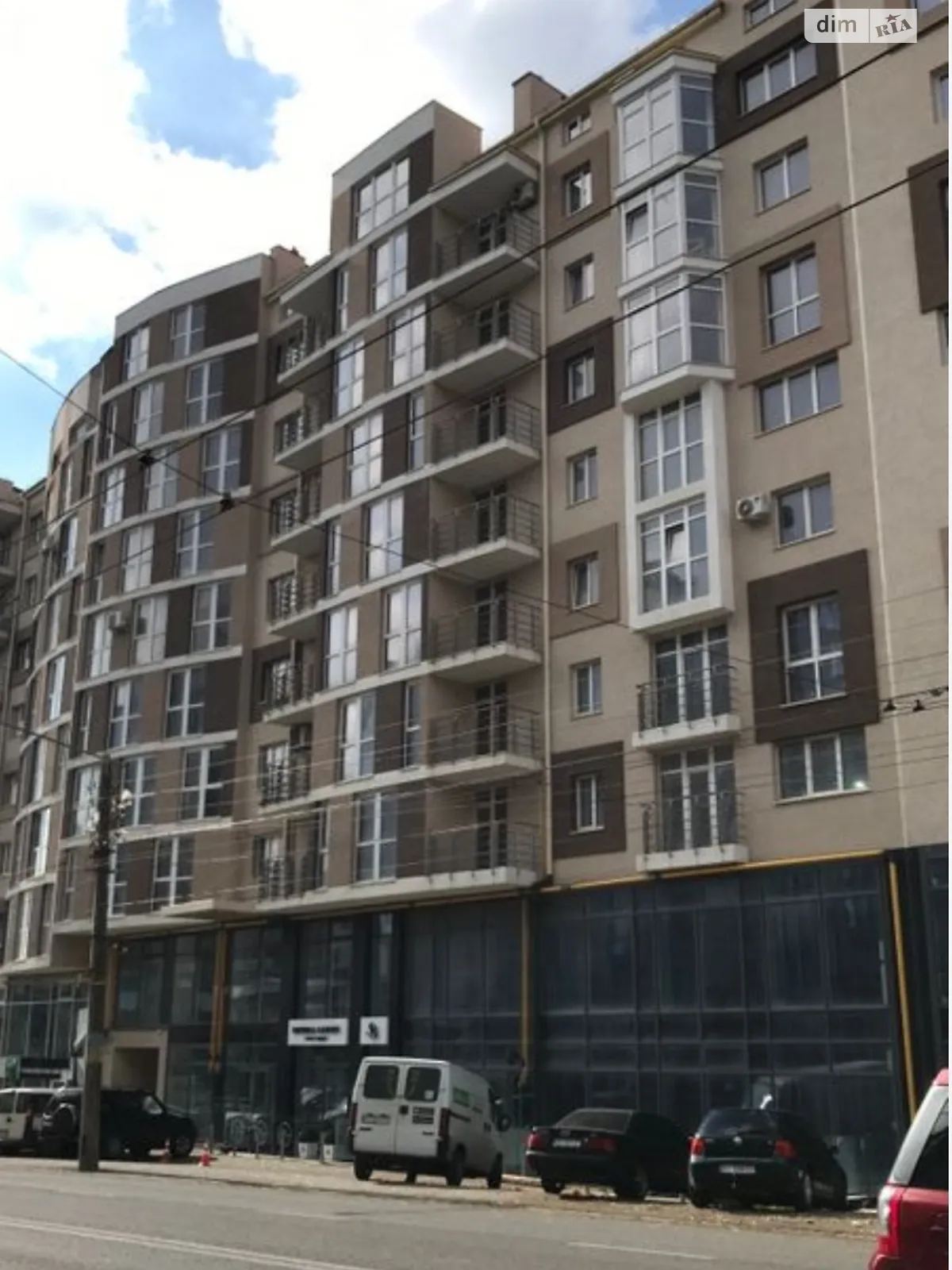Продается 2-комнатная квартира 67 кв. м в Черновцах, ул. Героев Майдана, 150 - фото 1