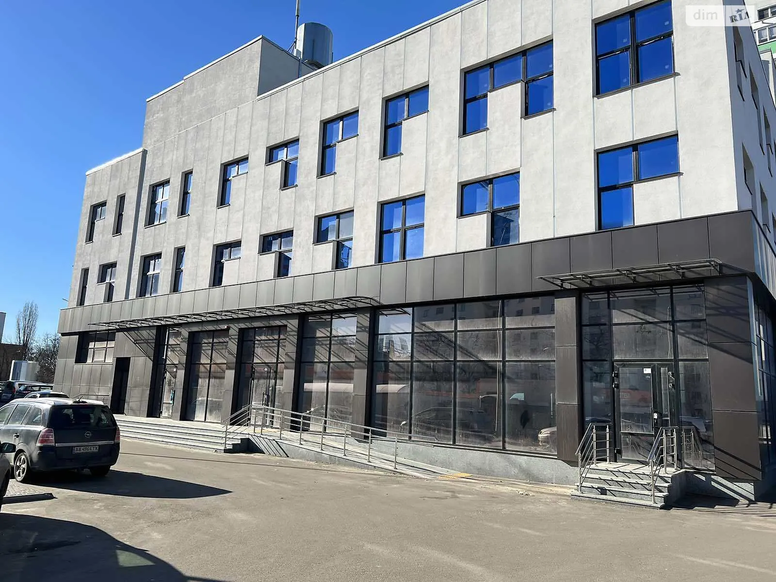 Продается офис 385.3 кв. м в бизнес-центре, цена: 520000 $