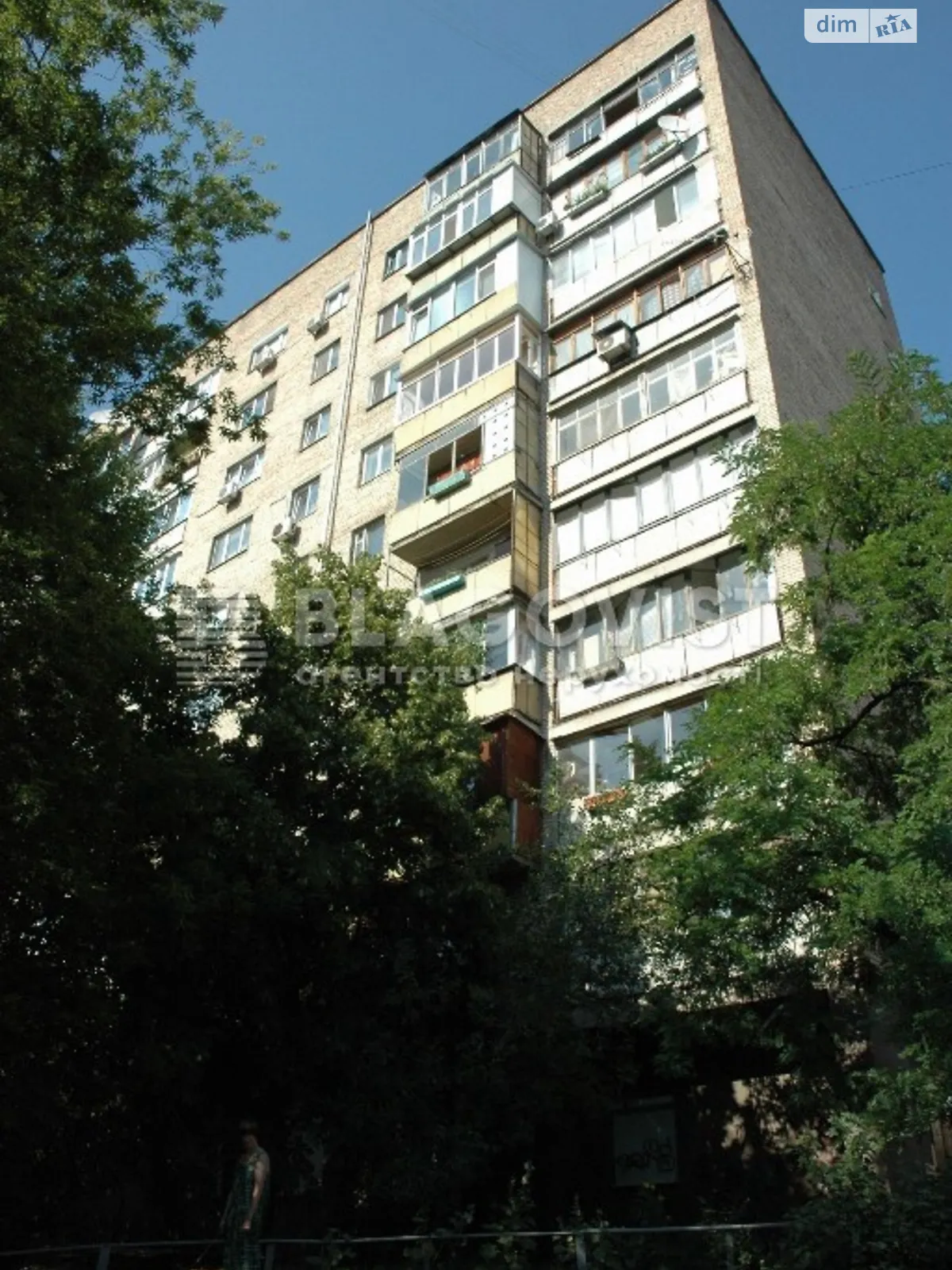 Продается 1-комнатная квартира 98 кв. м в Киеве, ул. Предславинская, 26А