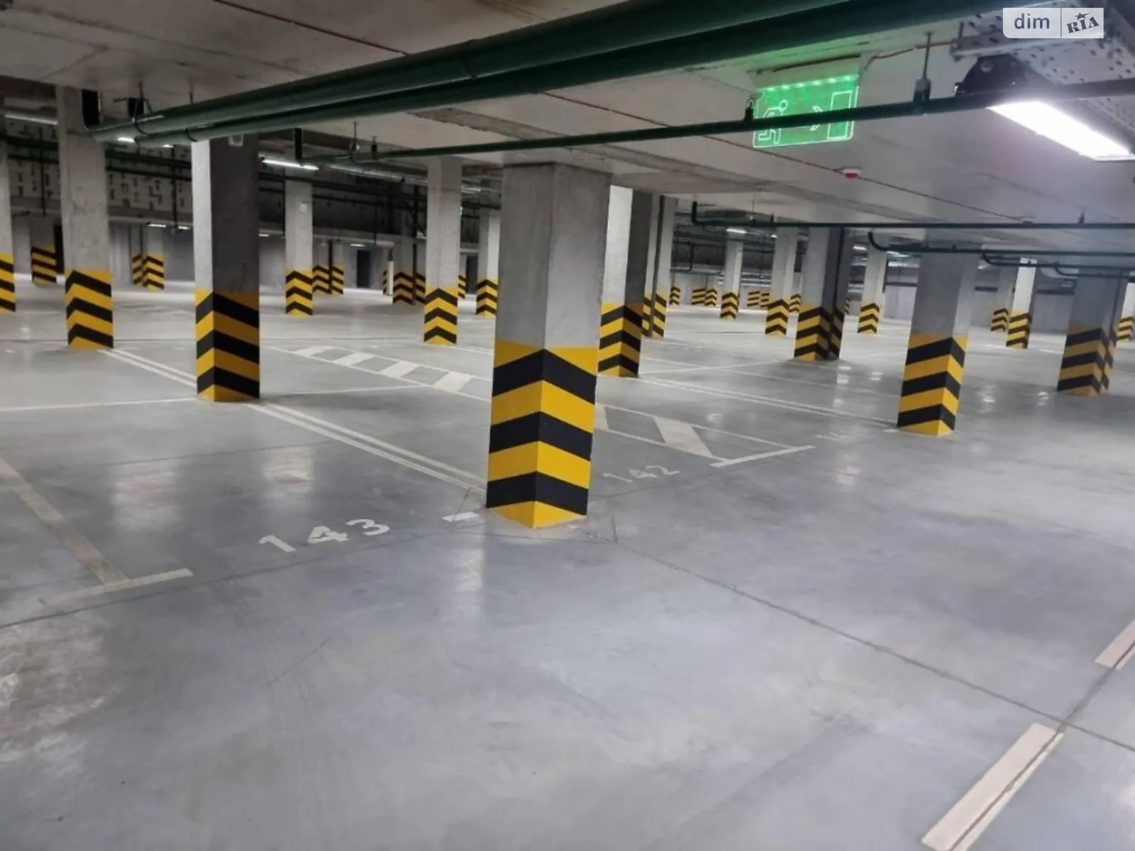 Продается подземный паркинг под легковое авто на 12.5 кв. м, цена: 32000 $
