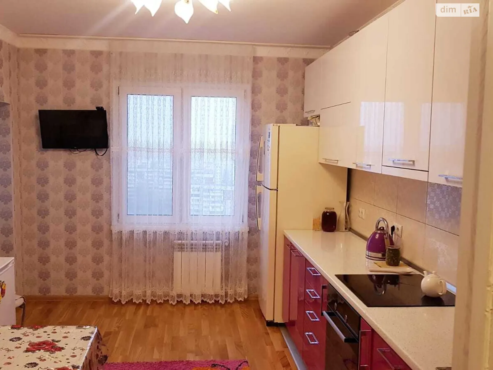 Продается 3-комнатная квартира 105 кв. м в Киеве, просп. Европейского Союза(Правды), 31А