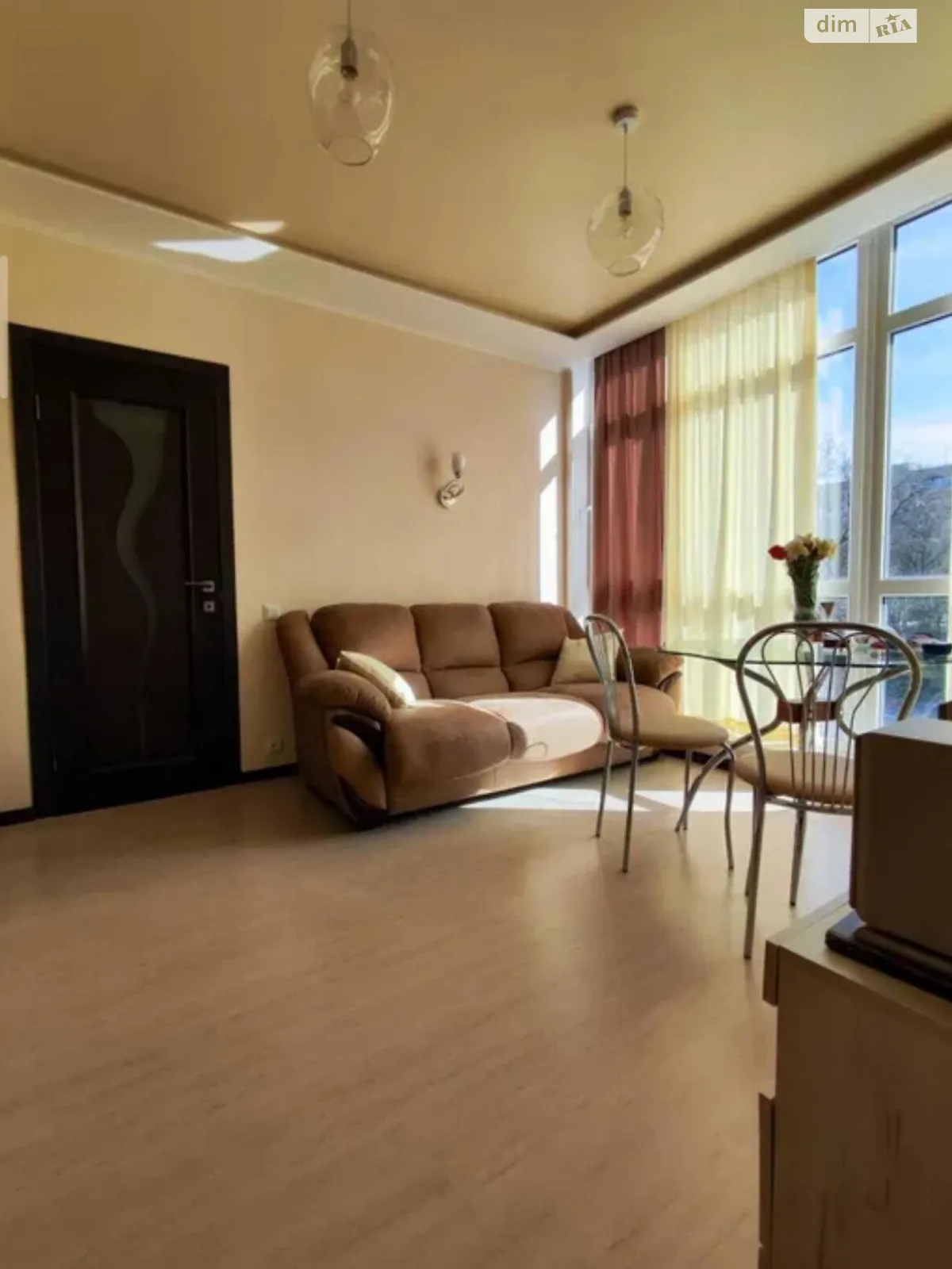 Продается 1-комнатная квартира 37 кв. м в Днепре, ул. Ульянова