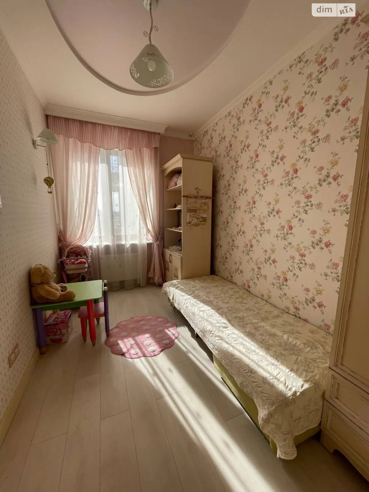 Продается 3-комнатная квартира 121 кв. м в Одессе, ул. Маразлиевская