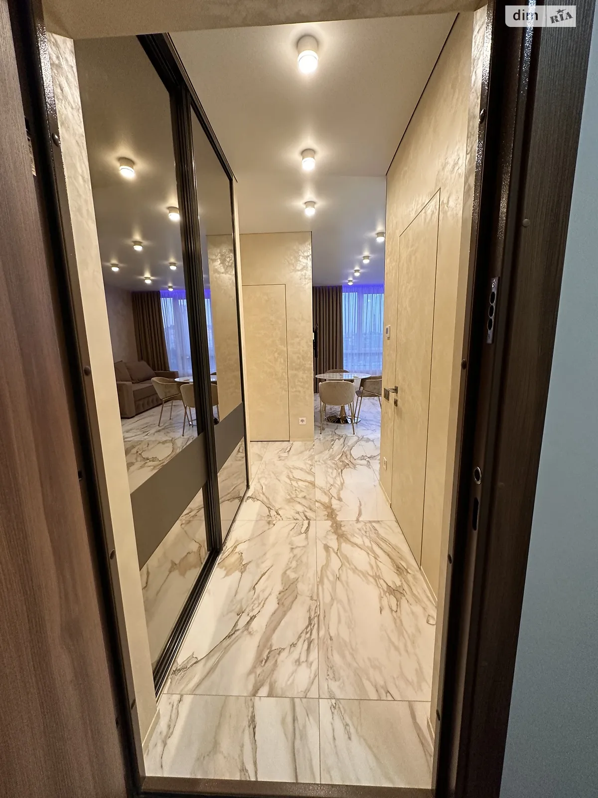 Продается 1-комнатная квартира 36.2 кв. м в Киеве, цена: 98500 $