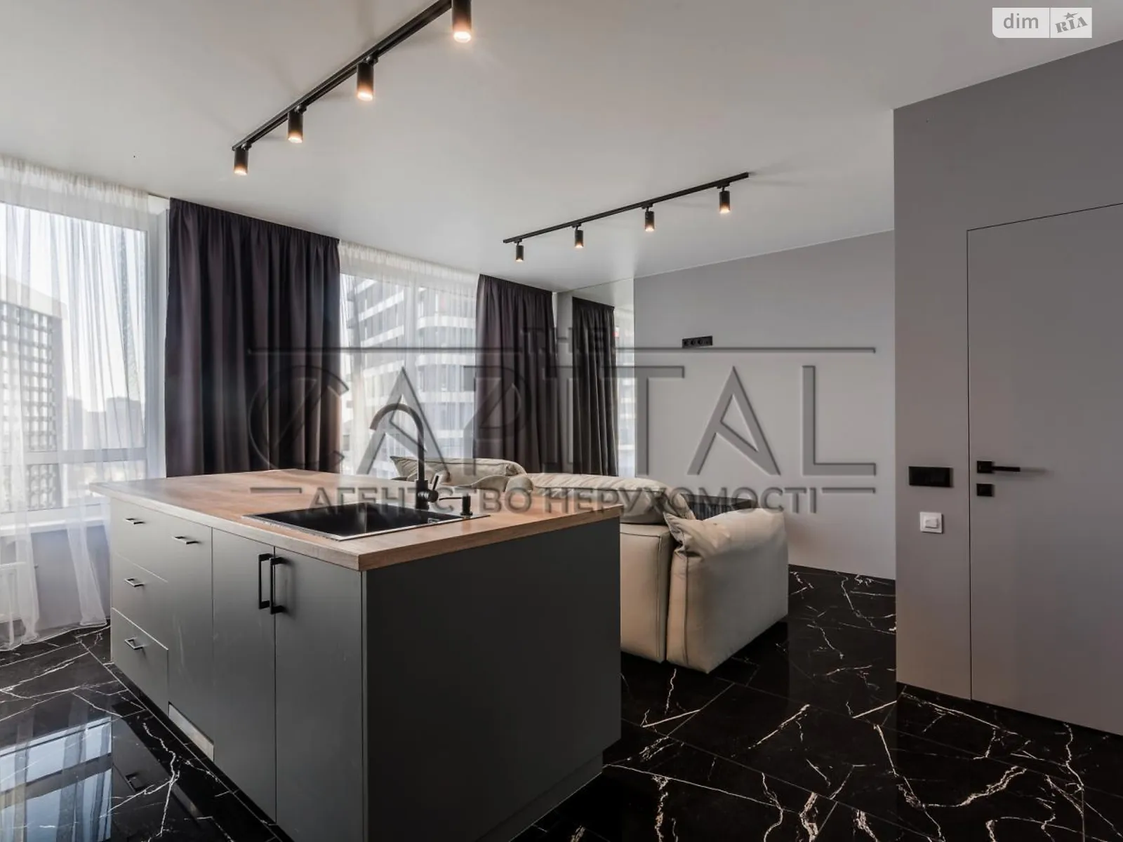 Продается 3-комнатная квартира 82 кв. м в Киеве, наб. Днепровская - фото 1