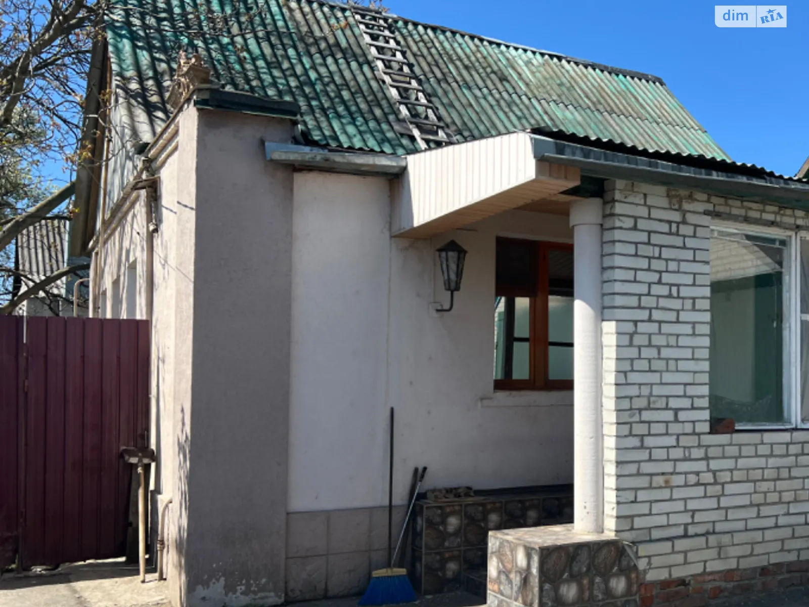 Продається одноповерховий будинок 67 кв. м з гаражем, цена: 51800 $