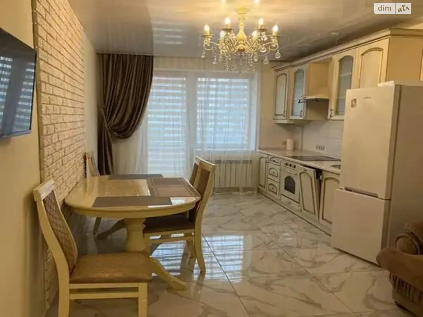 Сдается в аренду 2-комнатная квартира 72 кв. м в Ужгороде, цена: 750 $ - фото 1