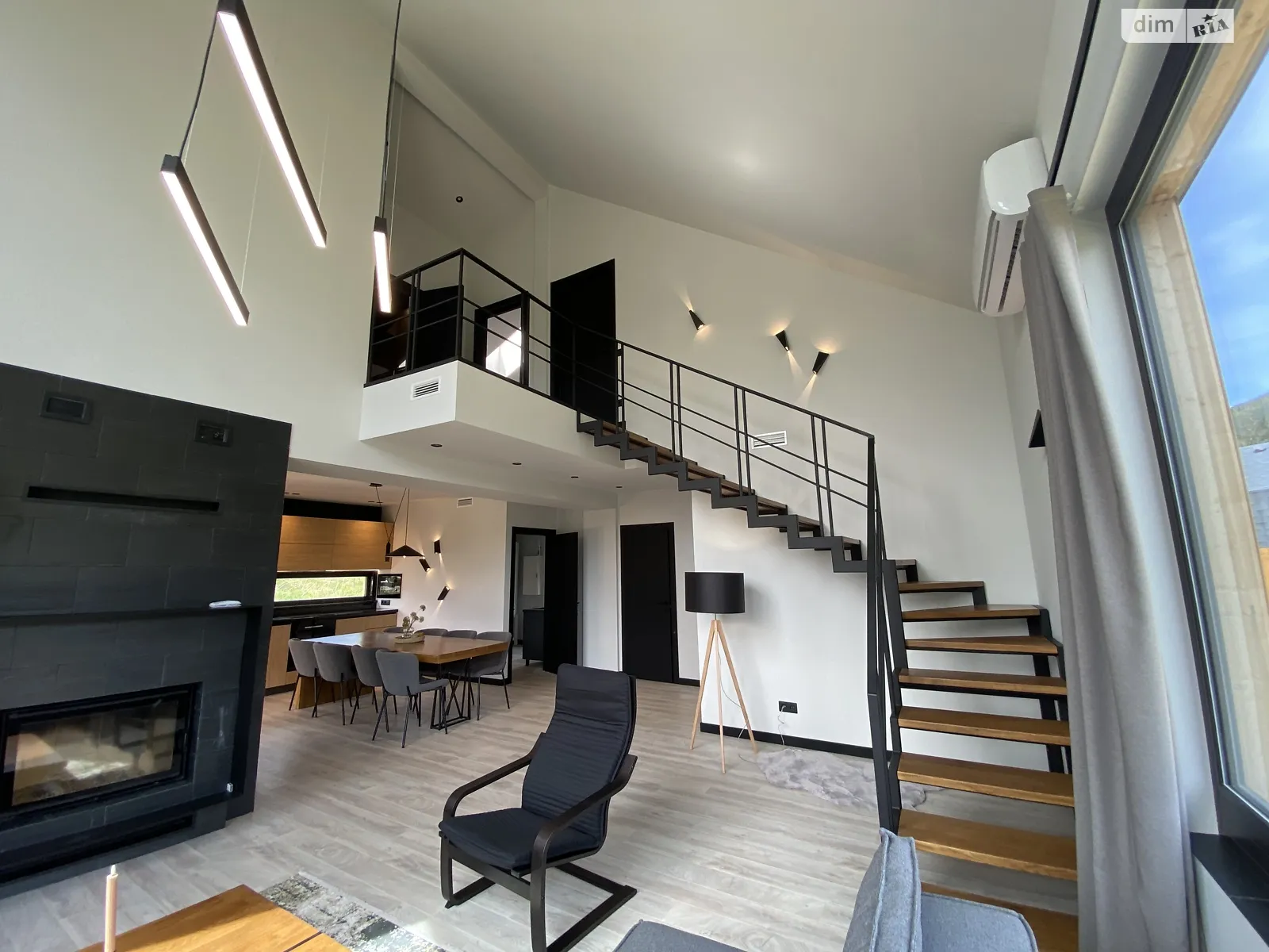 Продается дом на 2 этажа 140 кв. м с балконом, цена: 350000 $