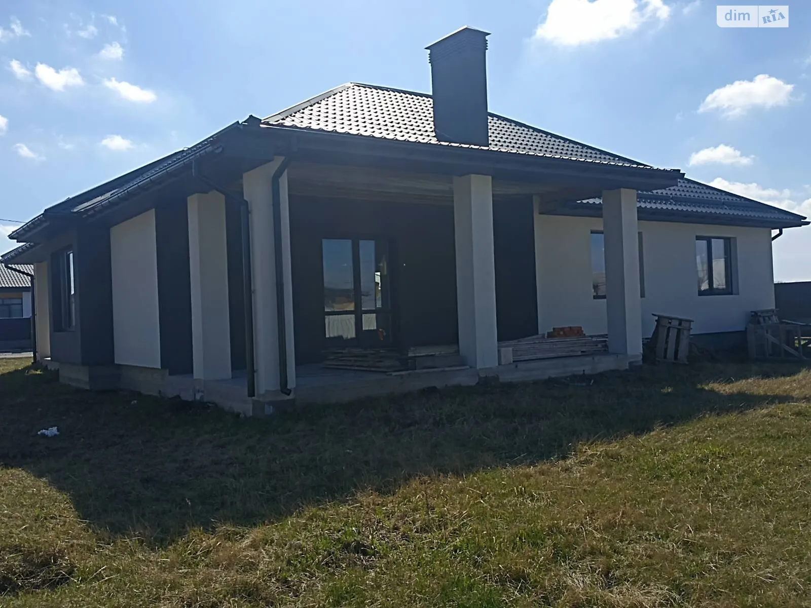 Продається одноповерховий будинок 134 кв. м с басейном, цена: 85000 $ - фото 1