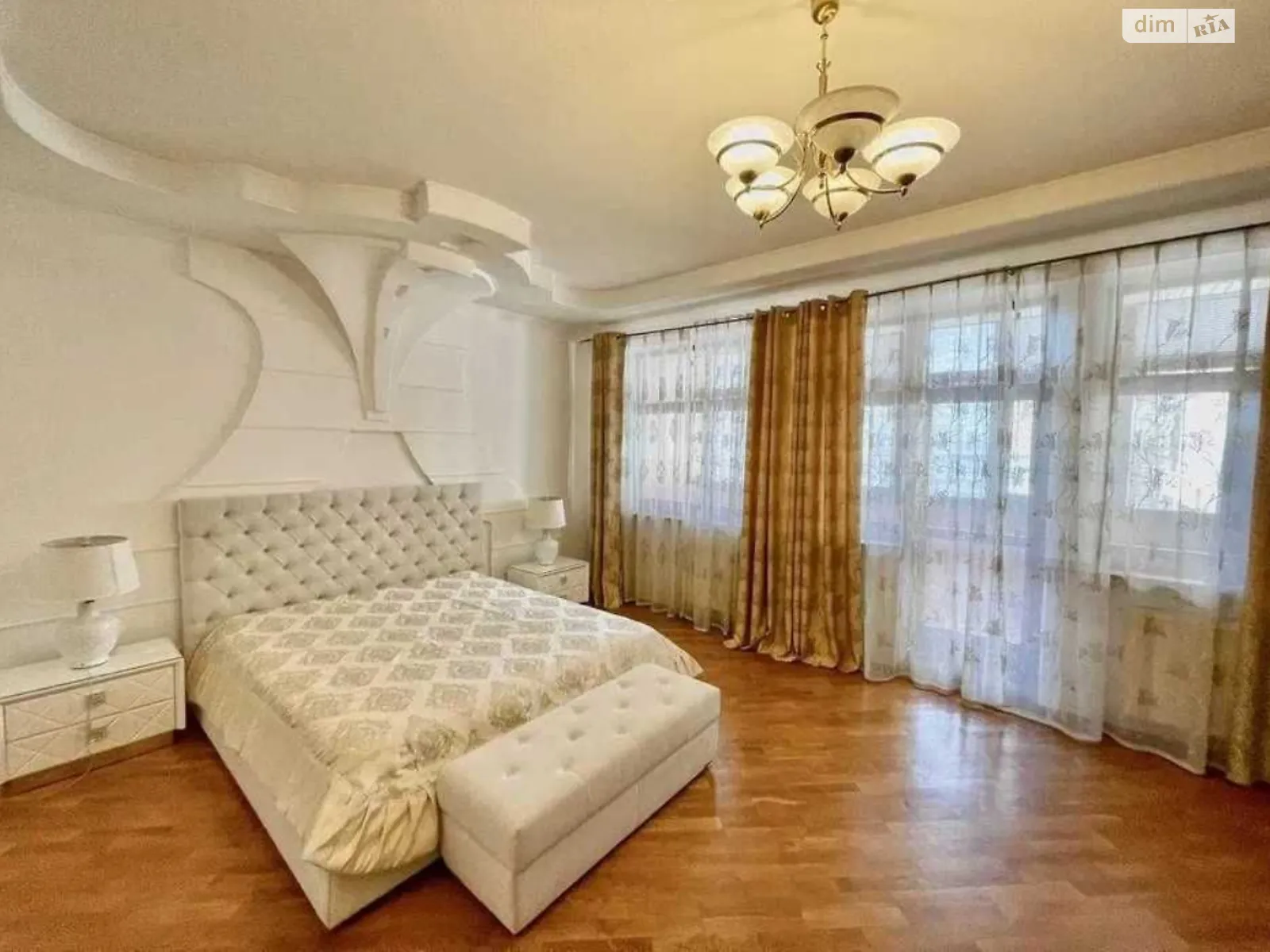 Сдается в аренду 4-комнатная квартира 260 кв. м в Киеве, ул. Павловская, 17 - фото 1