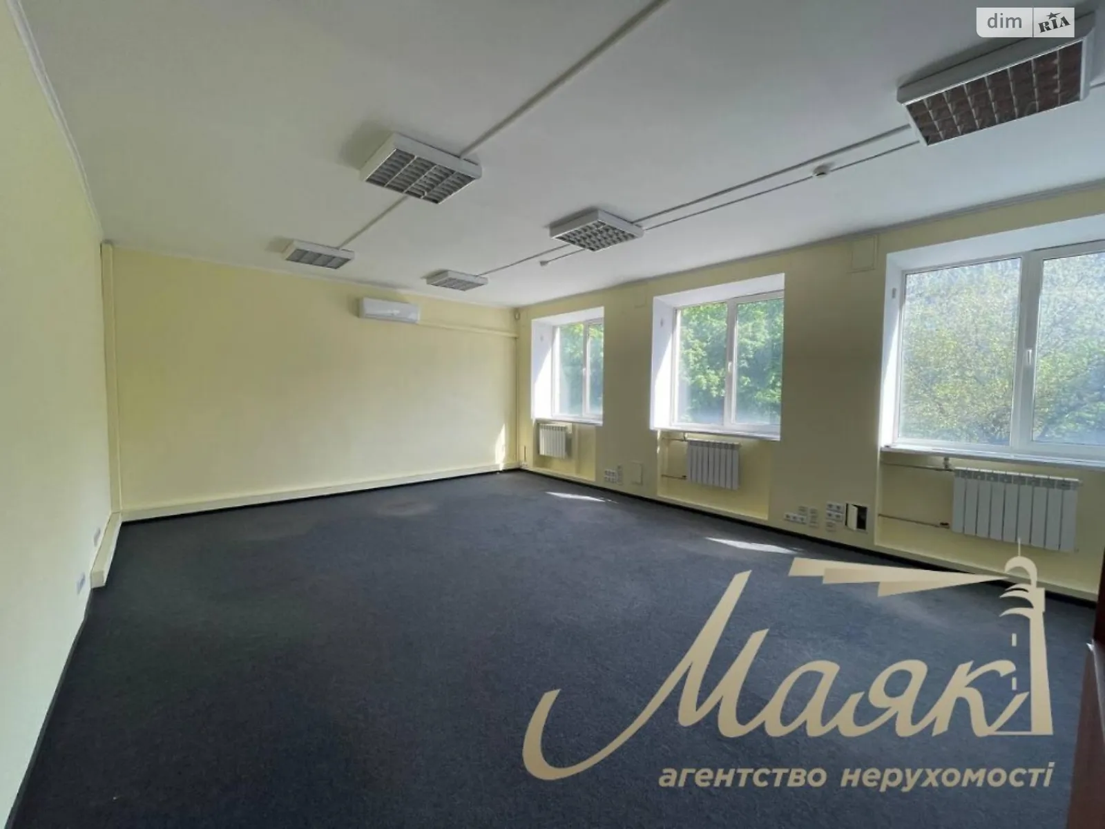 Здається в оренду офіс 230 кв. м в бізнес-центрі, цена: 2300 $ - фото 1