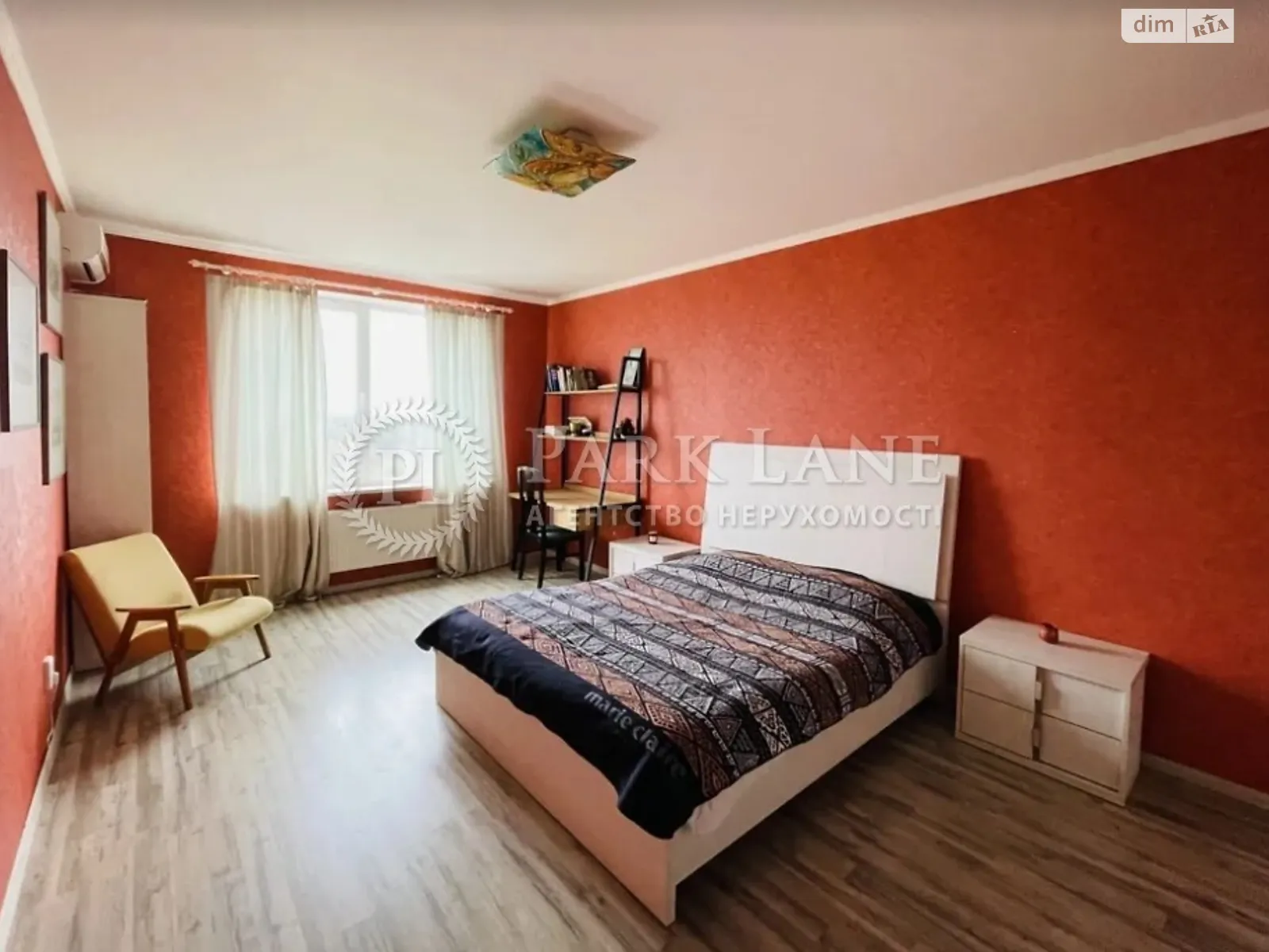 Продается 2-комнатная квартира 90 кв. м в Киеве, ул. Олевская, 5