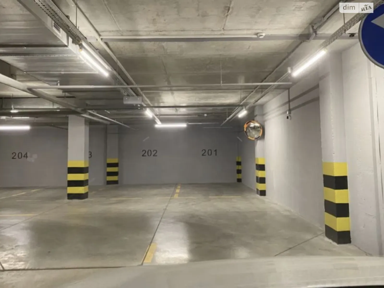 Продается подземный паркинг под легковое авто на 18 кв. м, цена: 17500 $