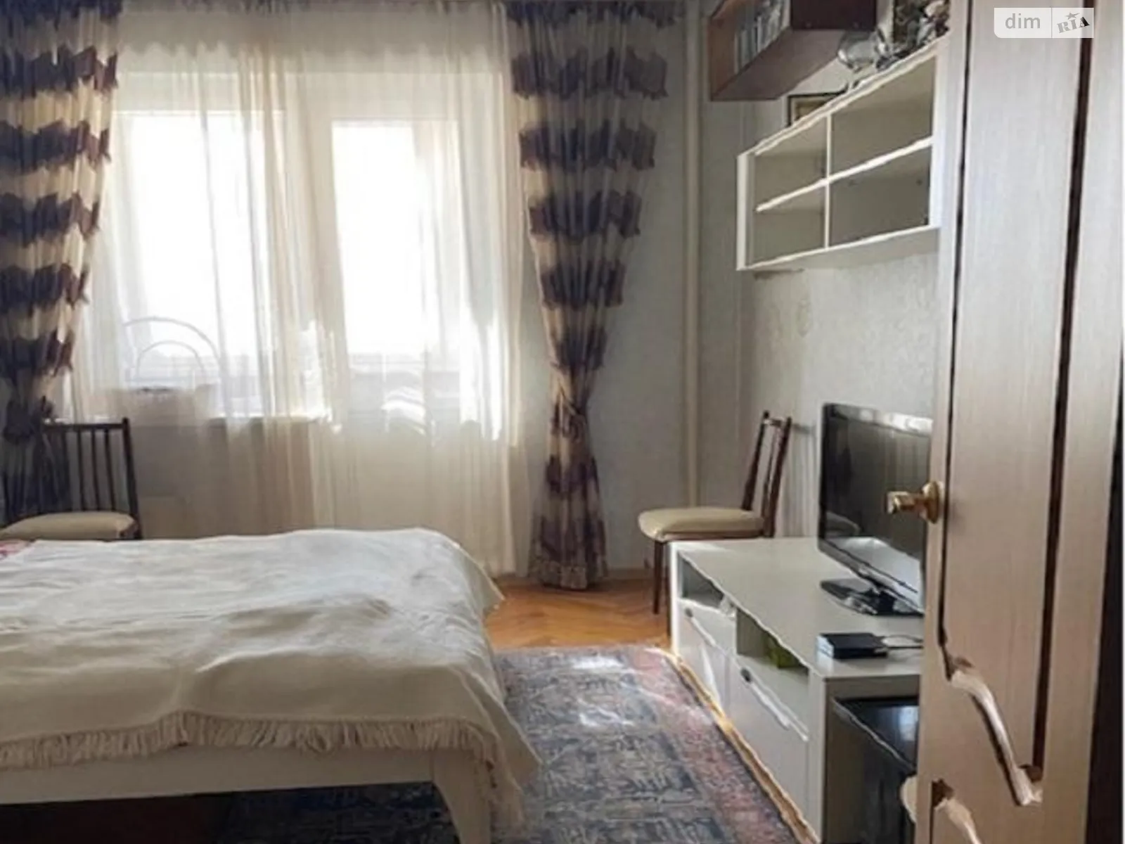 Продается 3-комнатная квартира 67 кв. м в Киеве, ул. Ирпенская, 64 - фото 1