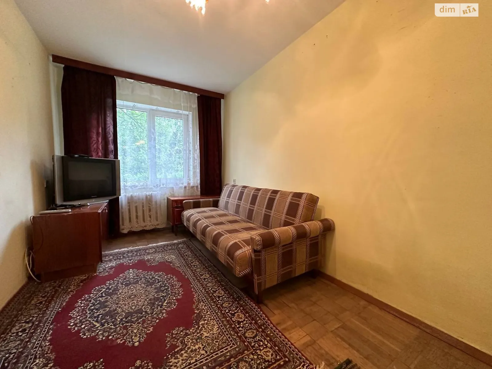 Продается 4-комнатная квартира 60.3 кв. м в Ивано-Франковске, ул. Довженко А.