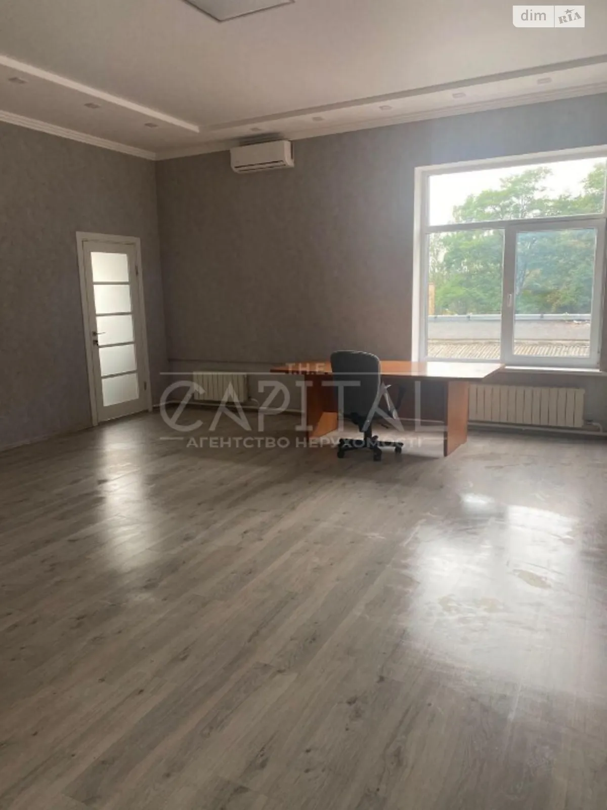 Сдается в аренду офис 60 кв. м в бизнес-центре, цена: 650 $ - фото 1