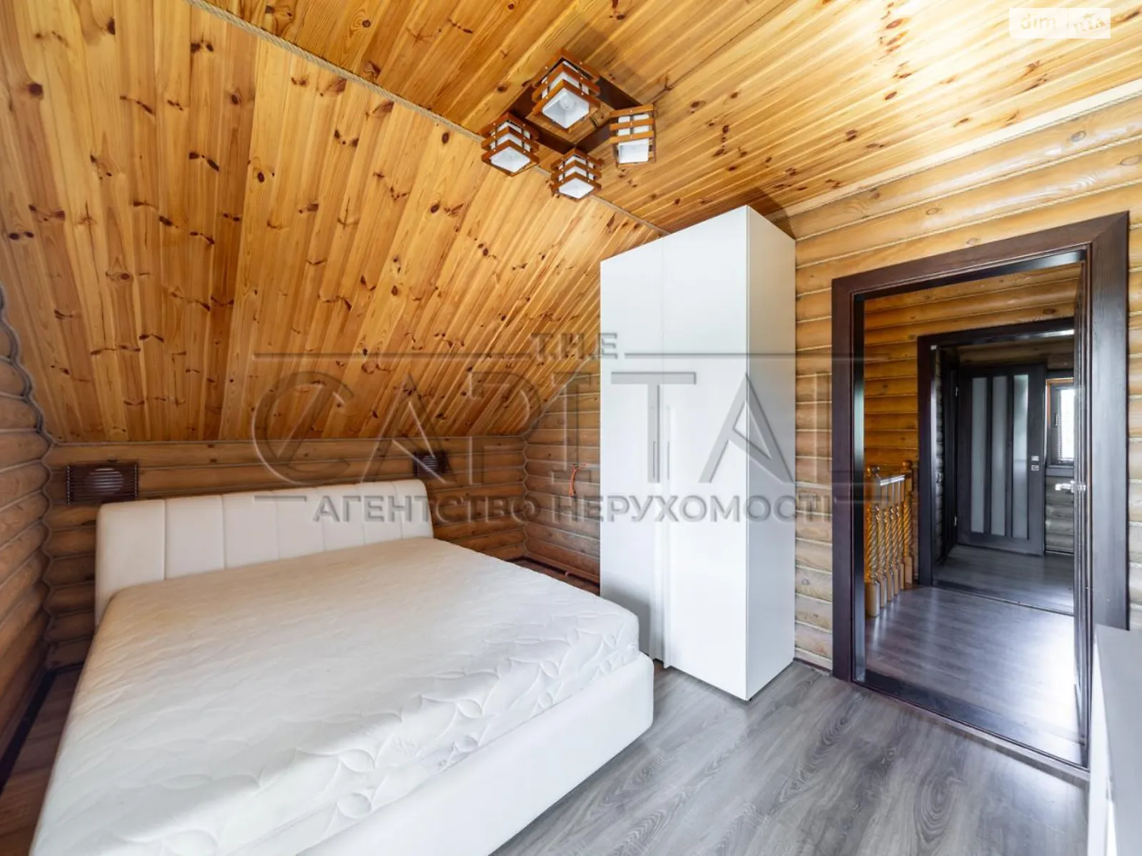 Сдается в аренду дом на 2 этажа 170 кв. м с камином, цена: 2200 $ - фото 1